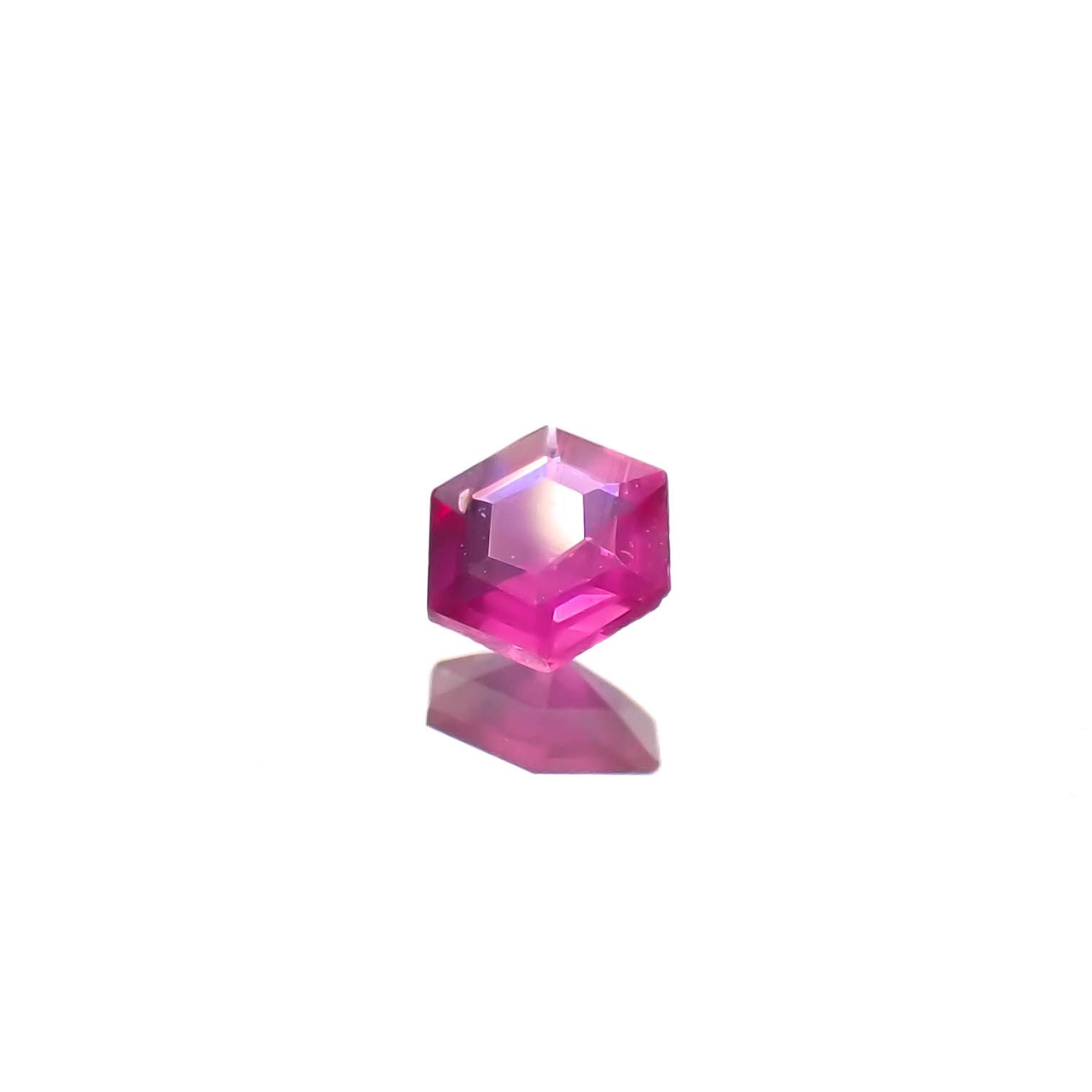 ◇ヘキサゴンカット◇ルビー 非加熱 モザンビーク産 0.11ct[240427102]3x3mm前後