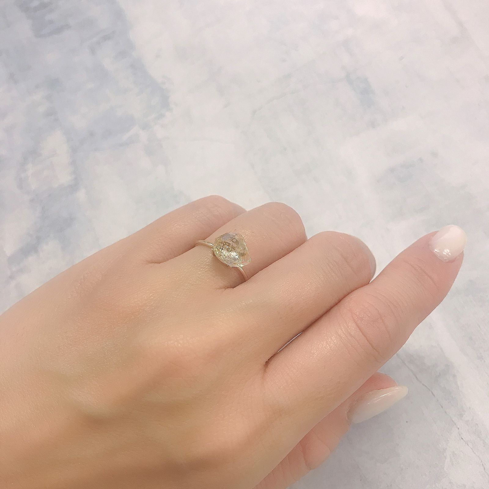 オイルインクォーツ 原石 パキスタン産 1.94ct[220616484]10.5x7.5mm前後