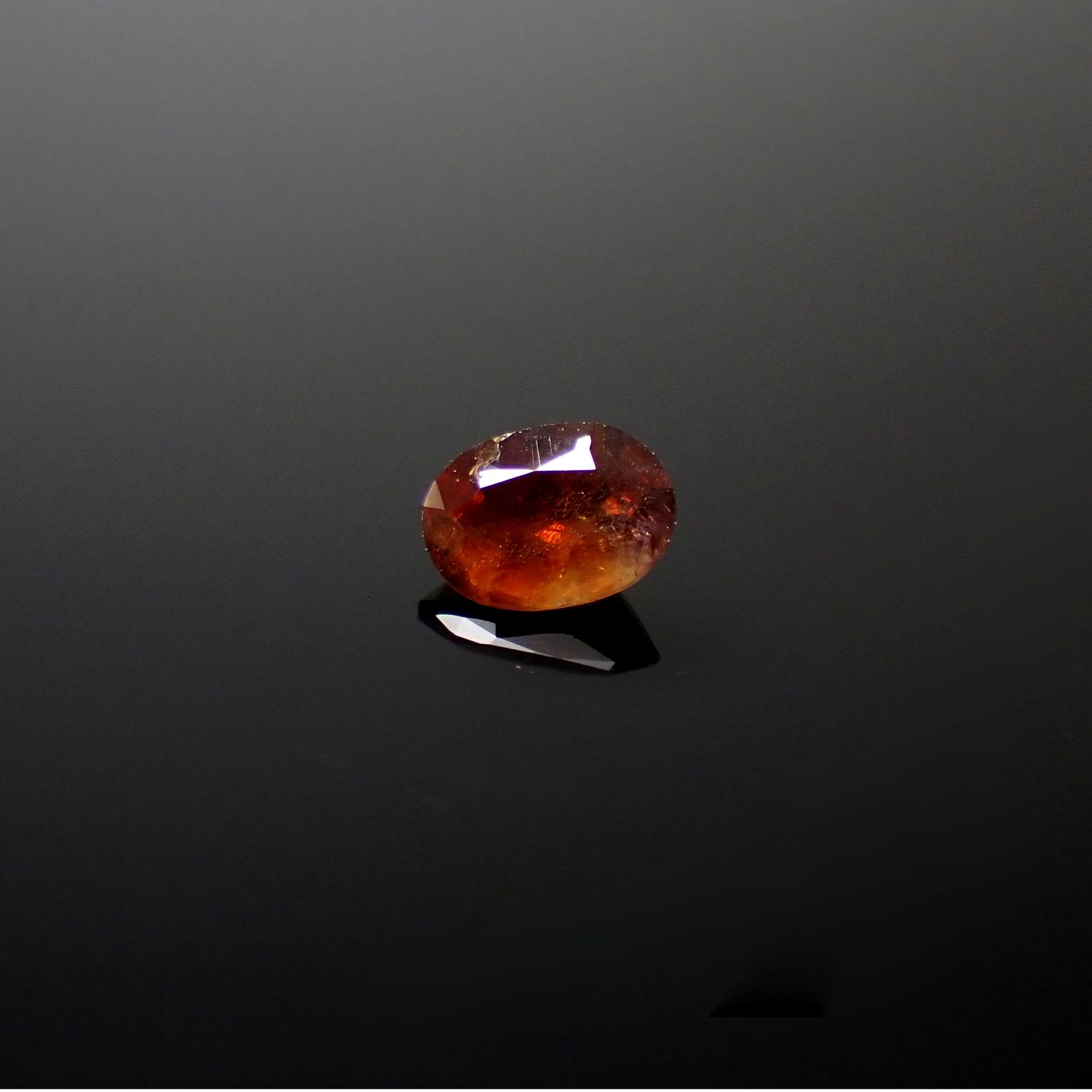ゴールデンアイオライト マダガスカル産 0.24ct[240527657]5x3.5mm前後