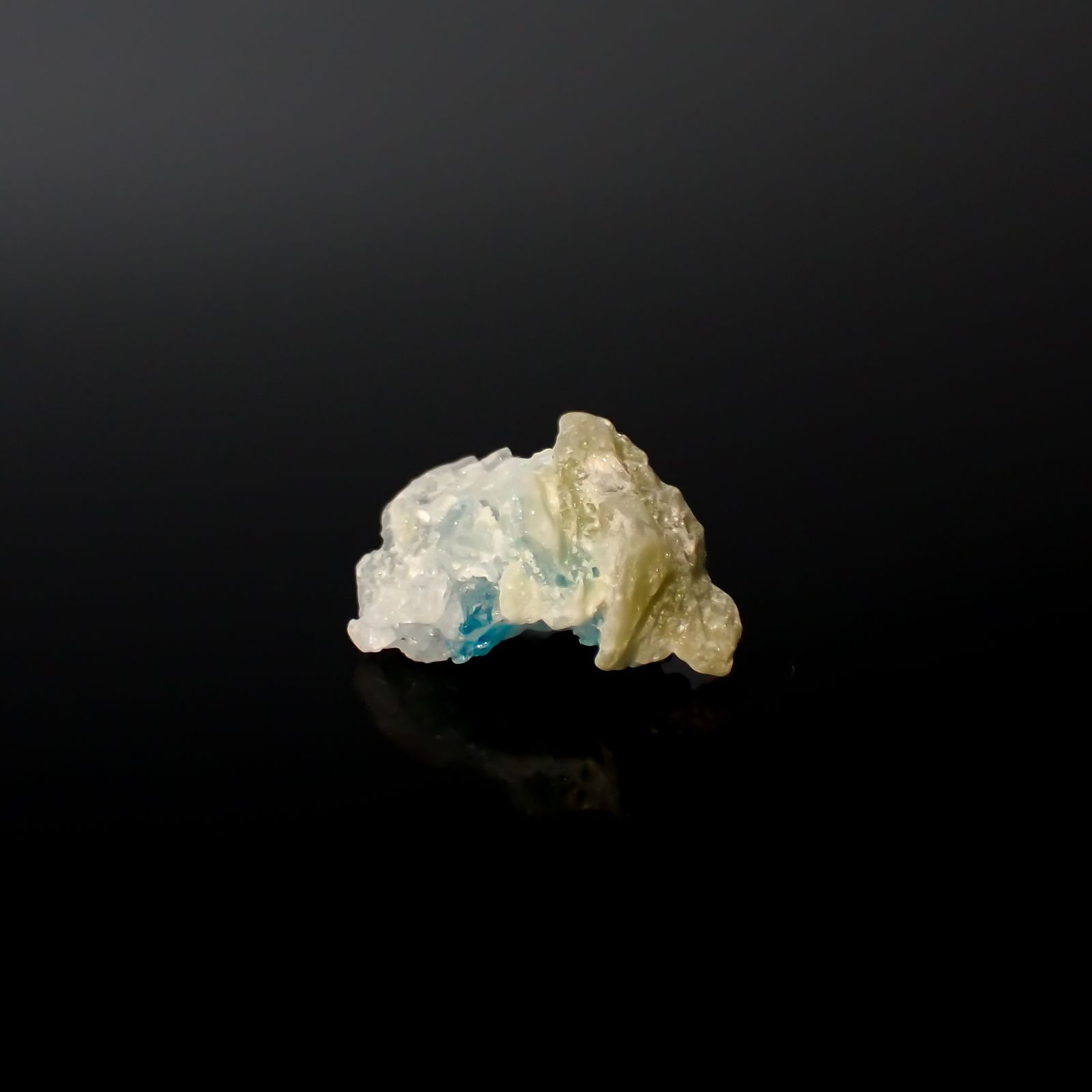 ユークレース 原石 ブラジル産 1.42ct[240326392]9.5x6.7mm前後