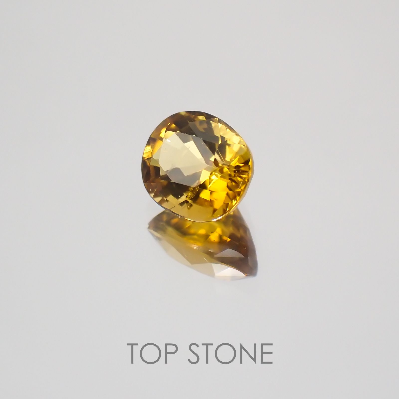 コンドロダイト  ソーティング付き パキスタン産 ルース 0.597ct[21059605]5.5×4.5mm前後