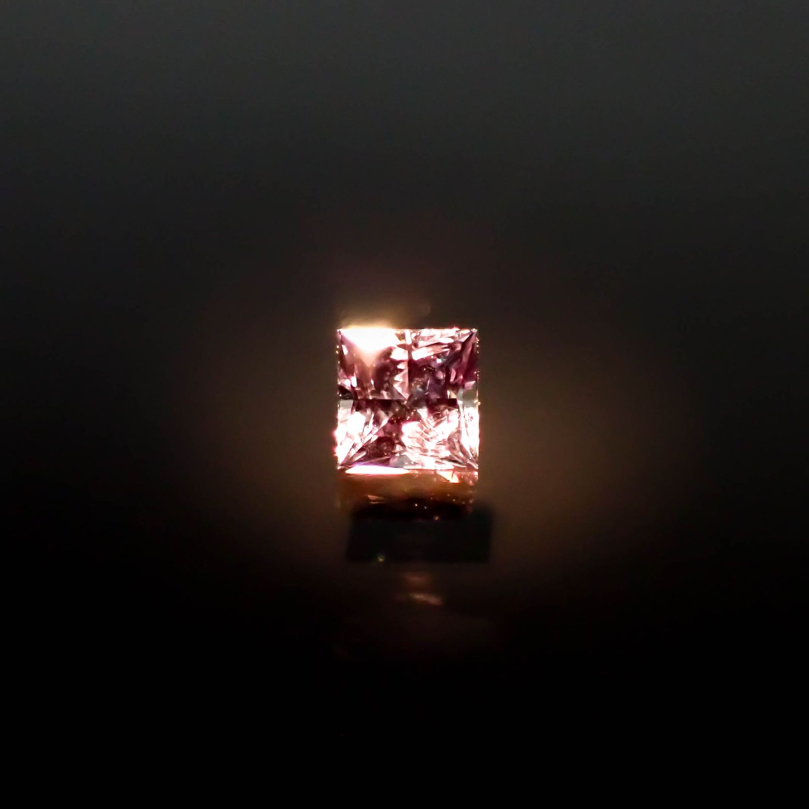 ◇プリンセスカット◇アレキサンドライト ブラジル産/EmeraldMain社製 0.10ct [250330065]2.5x2.5mm前後