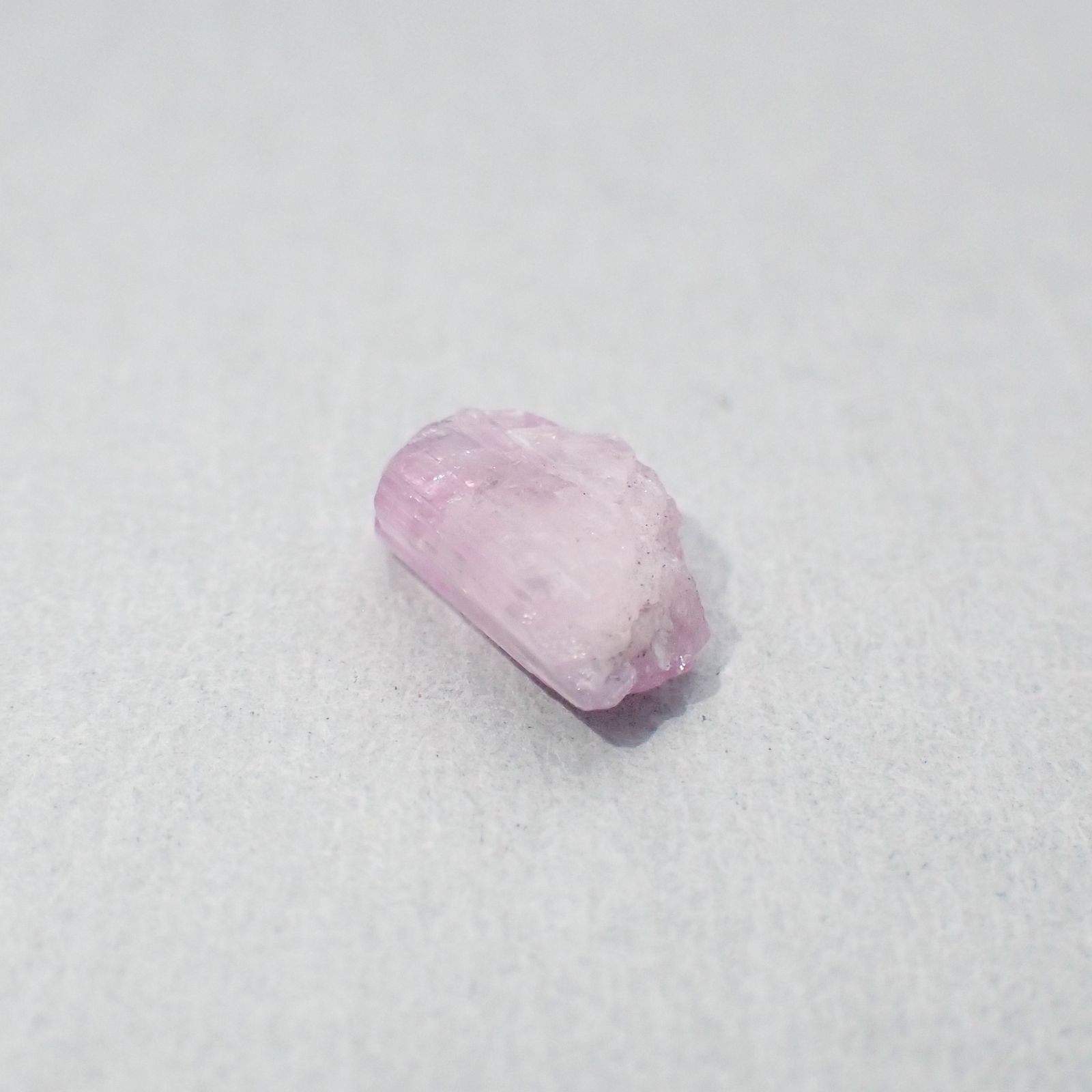 ピンクゾイサイト 原石 タンザニア産 2.62ct[231225000]11x7.2mm前後