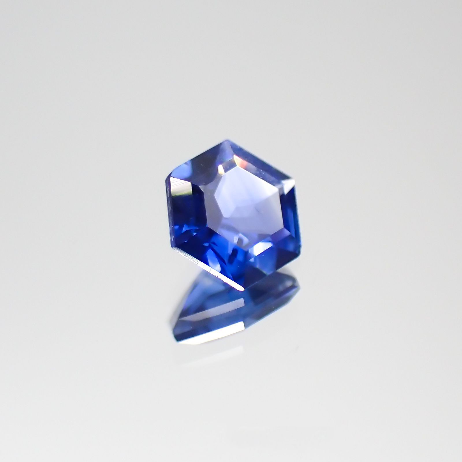 ◇ヘキサゴンカット◇サファイアSA(宝石名サファイア) マダガスカル産 0.23ct 識別済[210611053]3.6×3.5mm前後