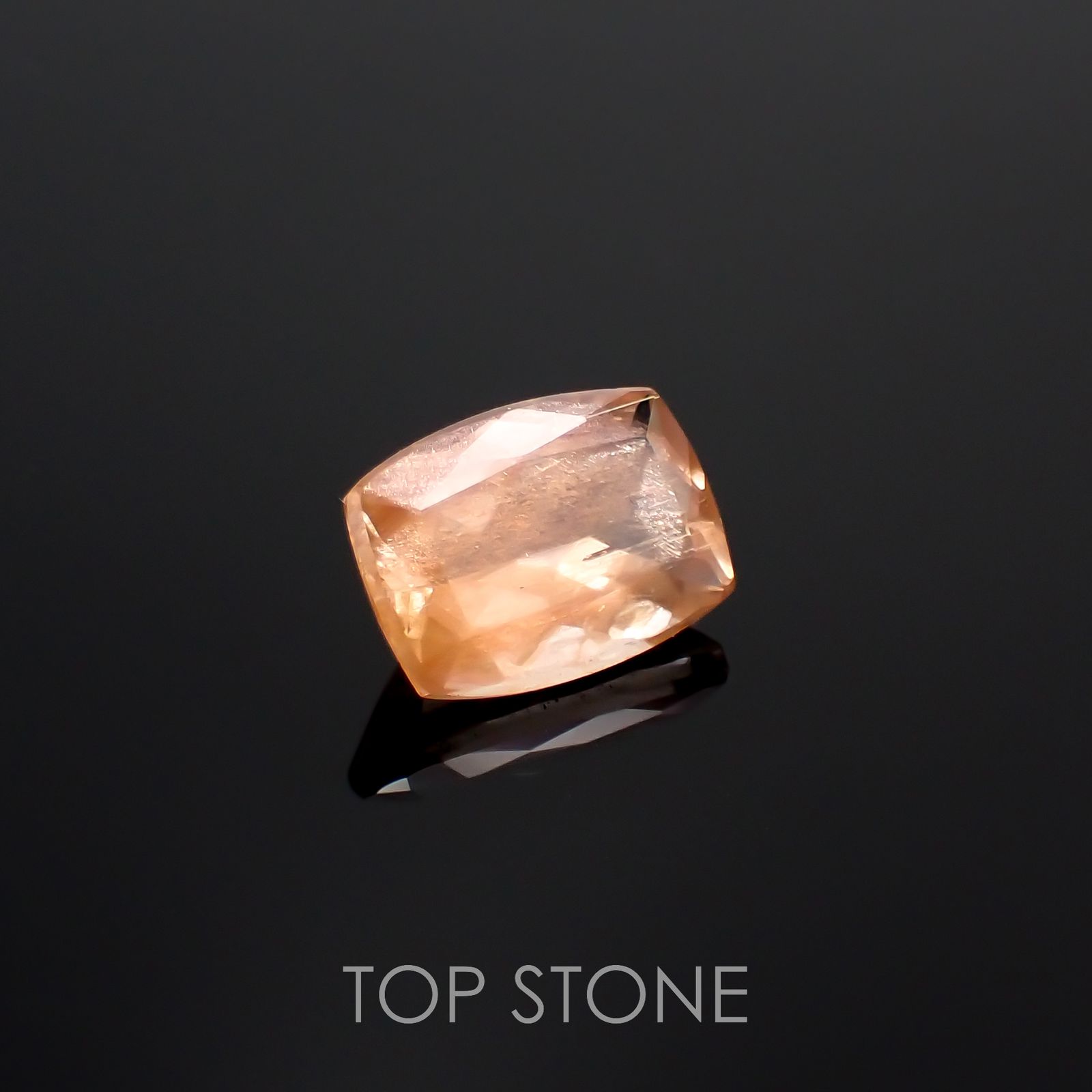 サンストーンスキャポライト(宝石名シーン・スキャポライト)タンザニア産 2.39ct 識別済[221219275]10.1x7.4mm前後