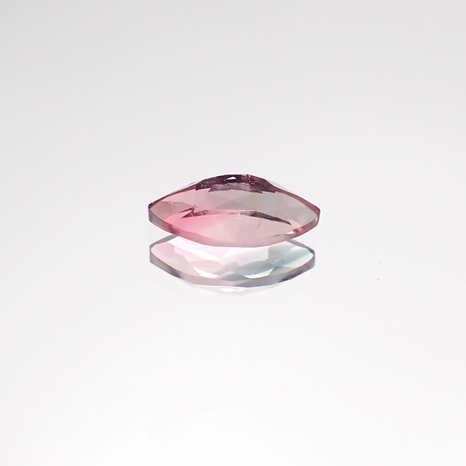 バイカラートルマリン(宝石名バイカラー・トルマリン)ブラジル産 0.67ct 識別済[230622367]8.1x4.1mm前後