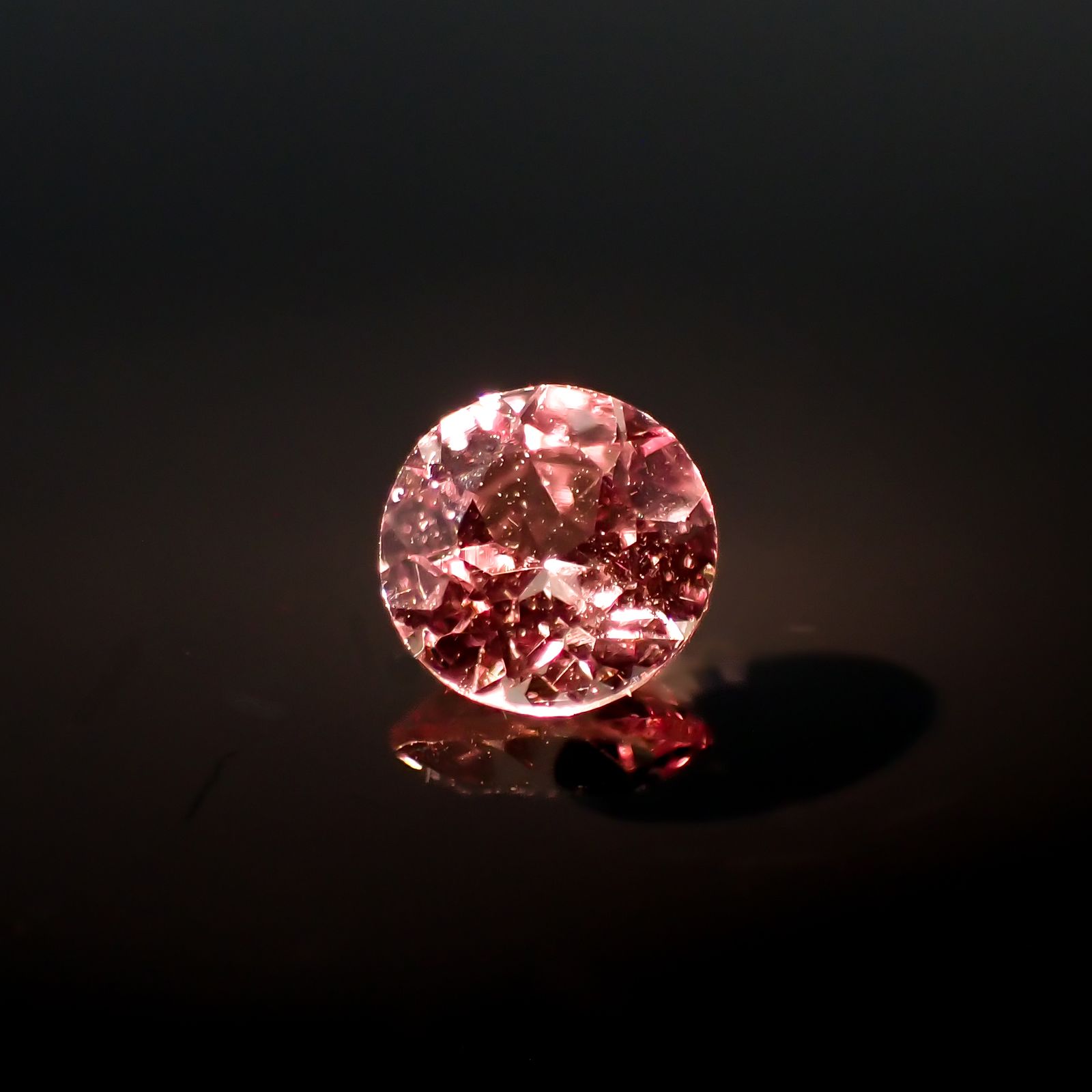 ドラゴンガーネット タンザニア産 0.53ct[231023693]4.9x4.9mm前後
