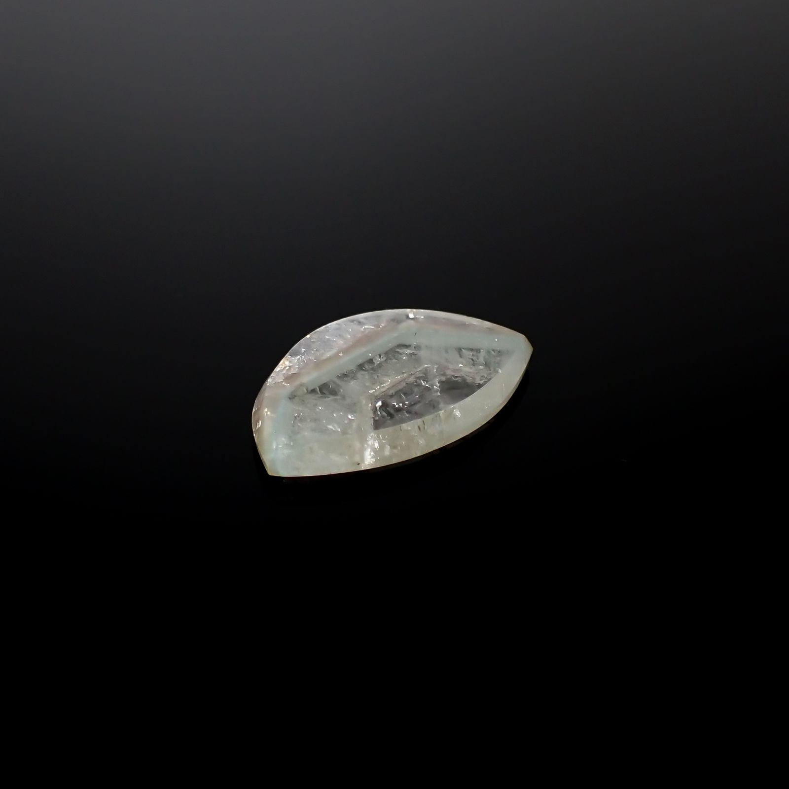 ◇フリーフォーム◇パライバクォーツ ブラジル産 8.21ct[240527415]22.8x14.3mm前後