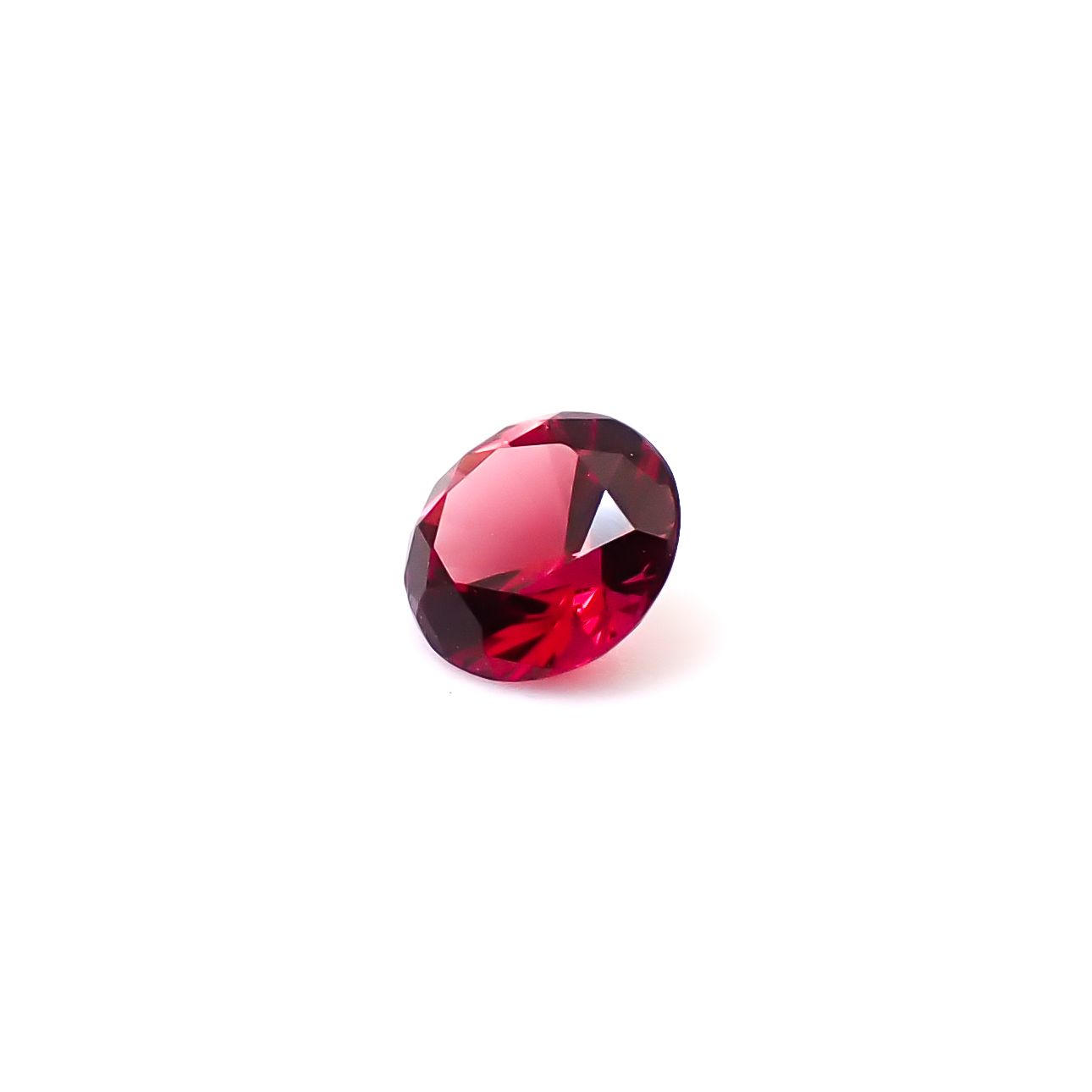 レッドスピネル タンザニア産 0.32ct / 4.3x4.2mm前後 [260732561]