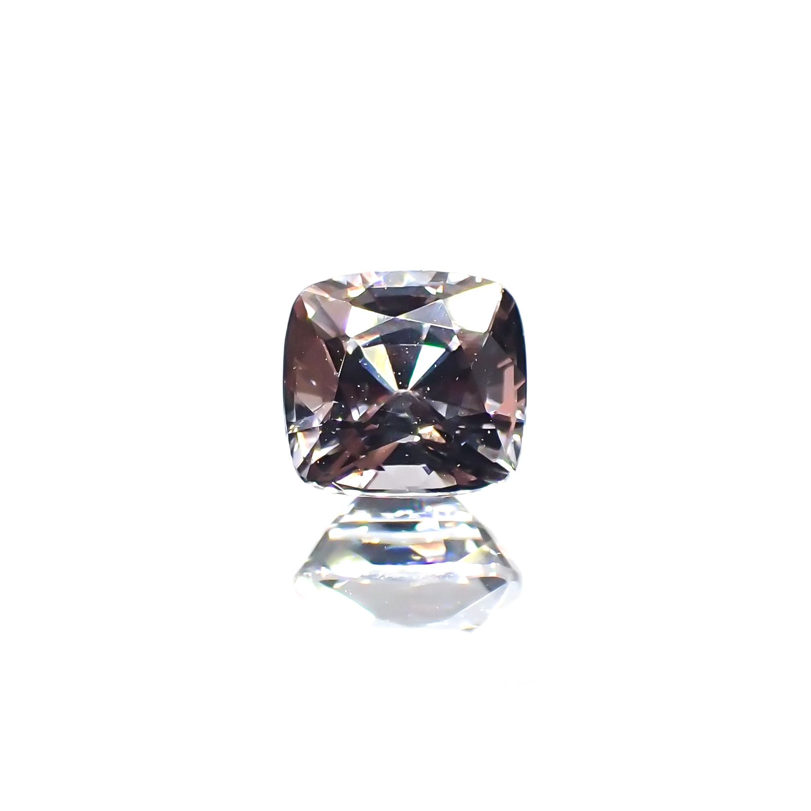 プラチナスピネル(宝石名スピネル) ビルマ産 1.152ct ソ付(彩珠)[250913319]6×5.6mm前後