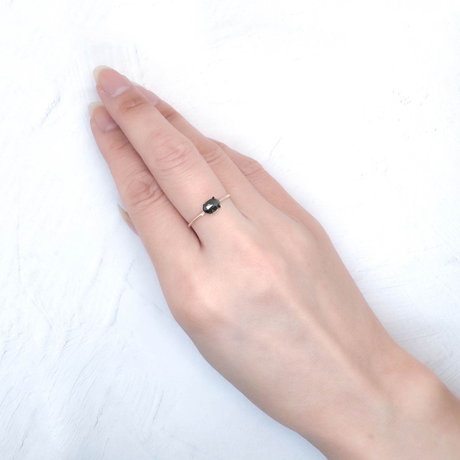 ◇ローズカット◇ブラックダイヤモンド ジンバブエ産 0.54ct / 6.3x4.2mm前後 [251131326]