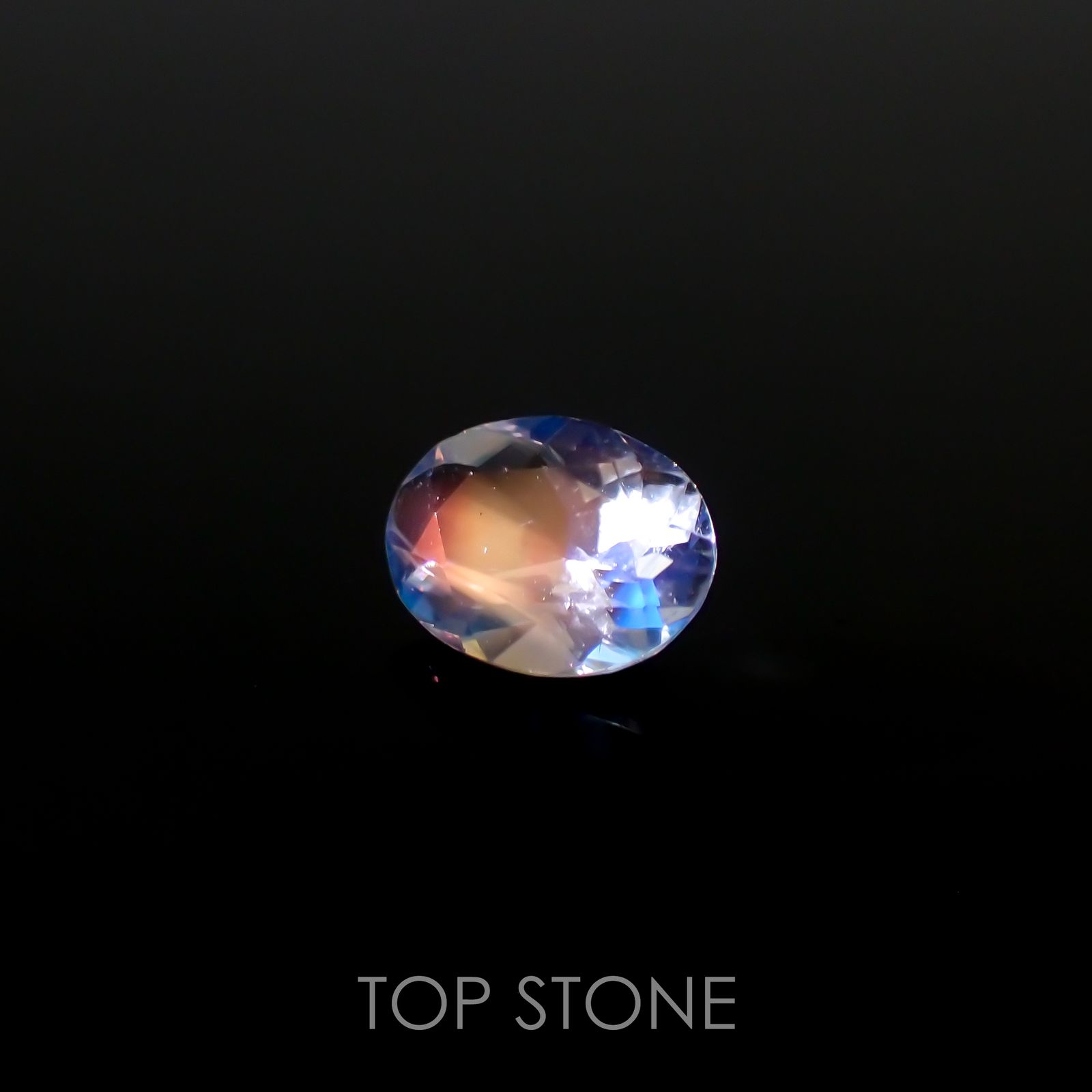 レインボームーンストーン(宝石名ラブラドライト)タンザニア産 0.61ct 識別済[220516036]6.9x5.1mm前後