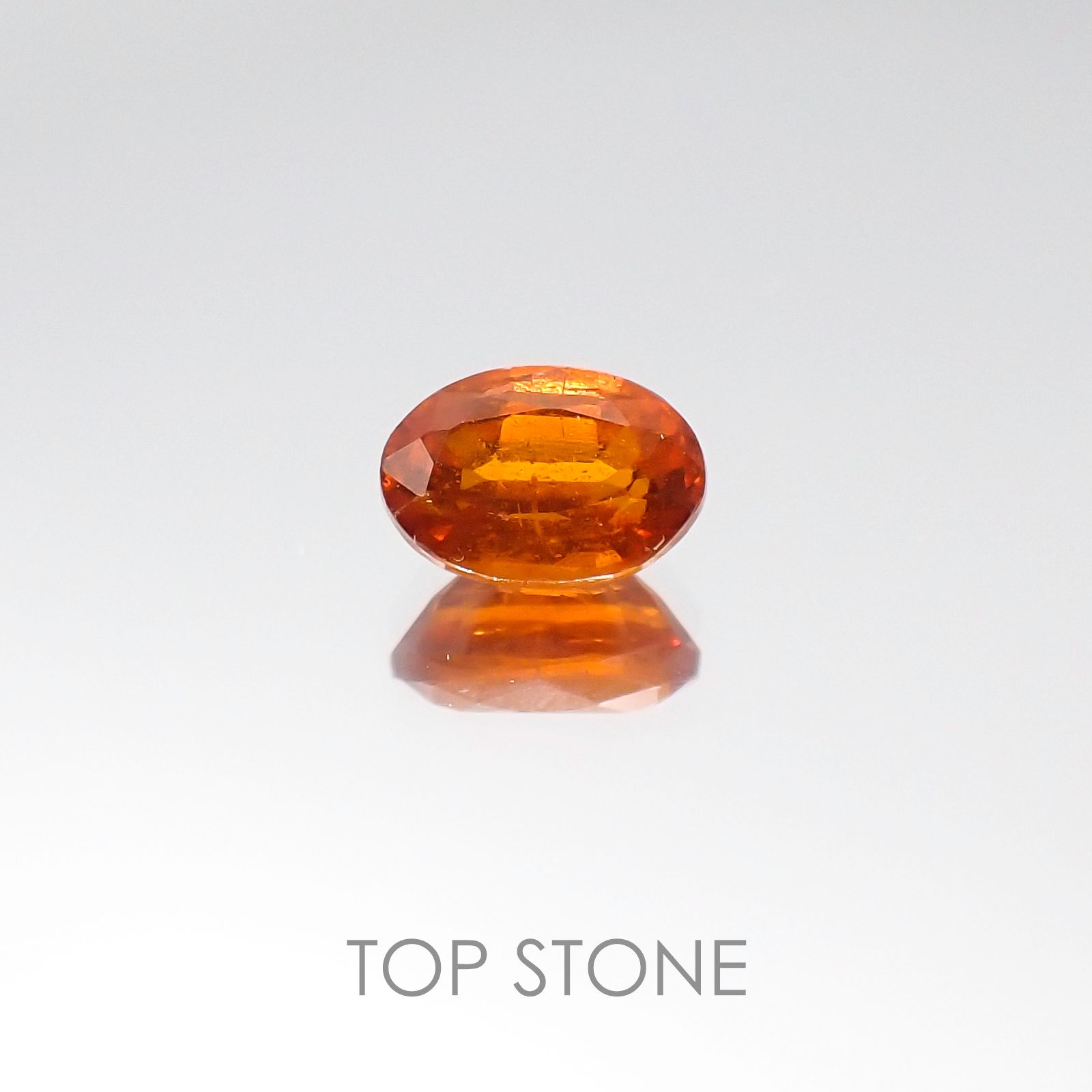 オレンジカイヤナイト タンザニア産 ルース 0.71ct[20096004]6.3×4.2mm前後