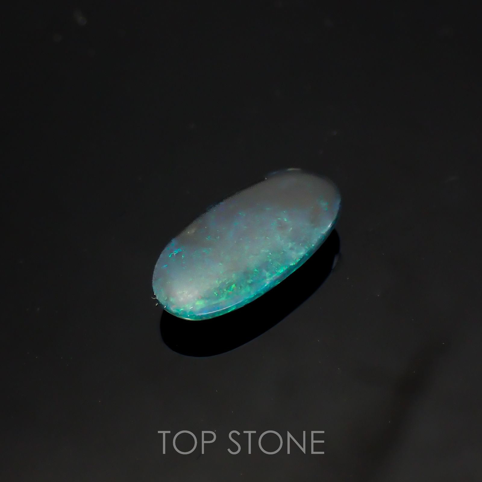 ブラックオパール(宝石名ブラック・オパール)オーストラリア産 1.654ct ソ付[220717015]12.8x6.3mm前後