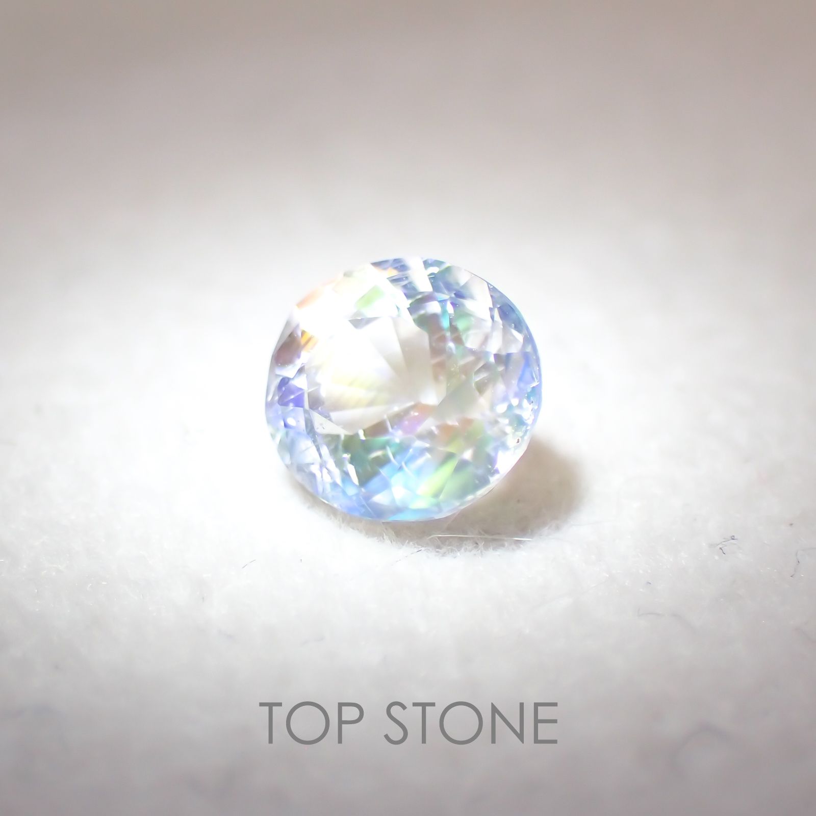 レインボームーンストーン(アンデシンラブラドライト) マダガスカル産 ルース 0.79ct[210310126]6.2×5.5mm前後