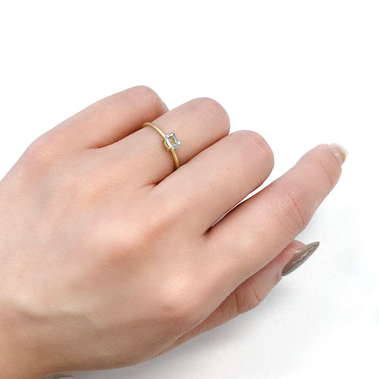 ミントベリル(宝石名グリーン・ベリル) ブラジル産 0.17ct 識別済[21059708]4.2×3.2mm前後