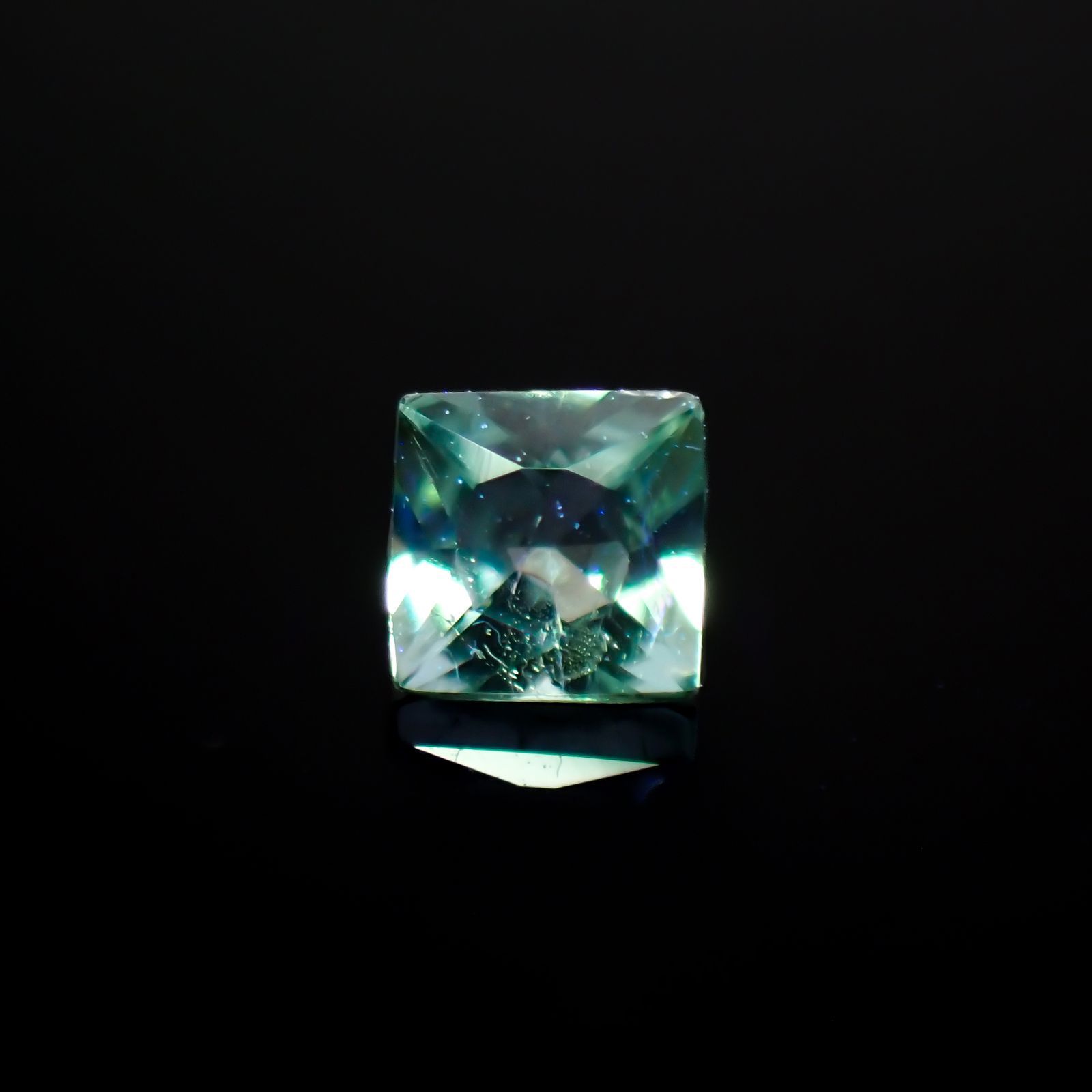 ◇プリンセスカット◇ブルーグリーンコーネルピン(宝石名コーネルピン)タンザニア産 0.10ct 識別済[221219235]2.3x2.3mm前後