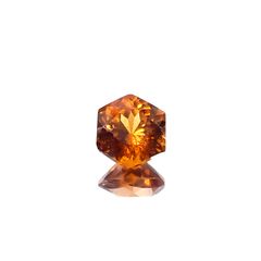 ◇ヘキサゴンカット◇ヘソナイトガーネット(宝石名ヘソナイト・ガーネット)スリランカ産 0.92ct 識別済[241129440]5.5x5.4mm前後