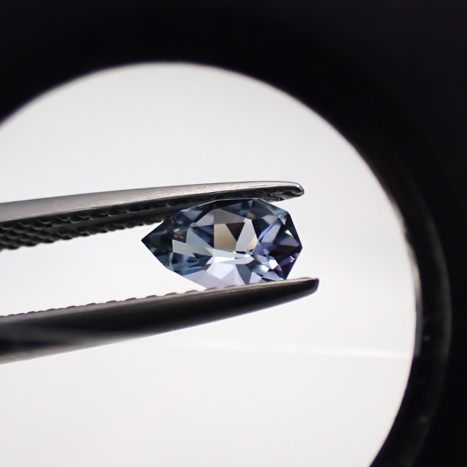 ◇カスタムカット◇バイカラータンザナイト 非加熱 タンザニア産 0.55ct [241029375]7x4.5mm前後