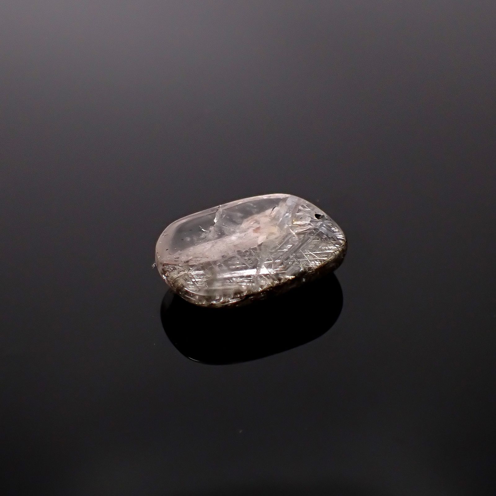 シルバールチルクォーツ ブラジル産 14.00ct / 20.3x14.9mm前後 [260131593]