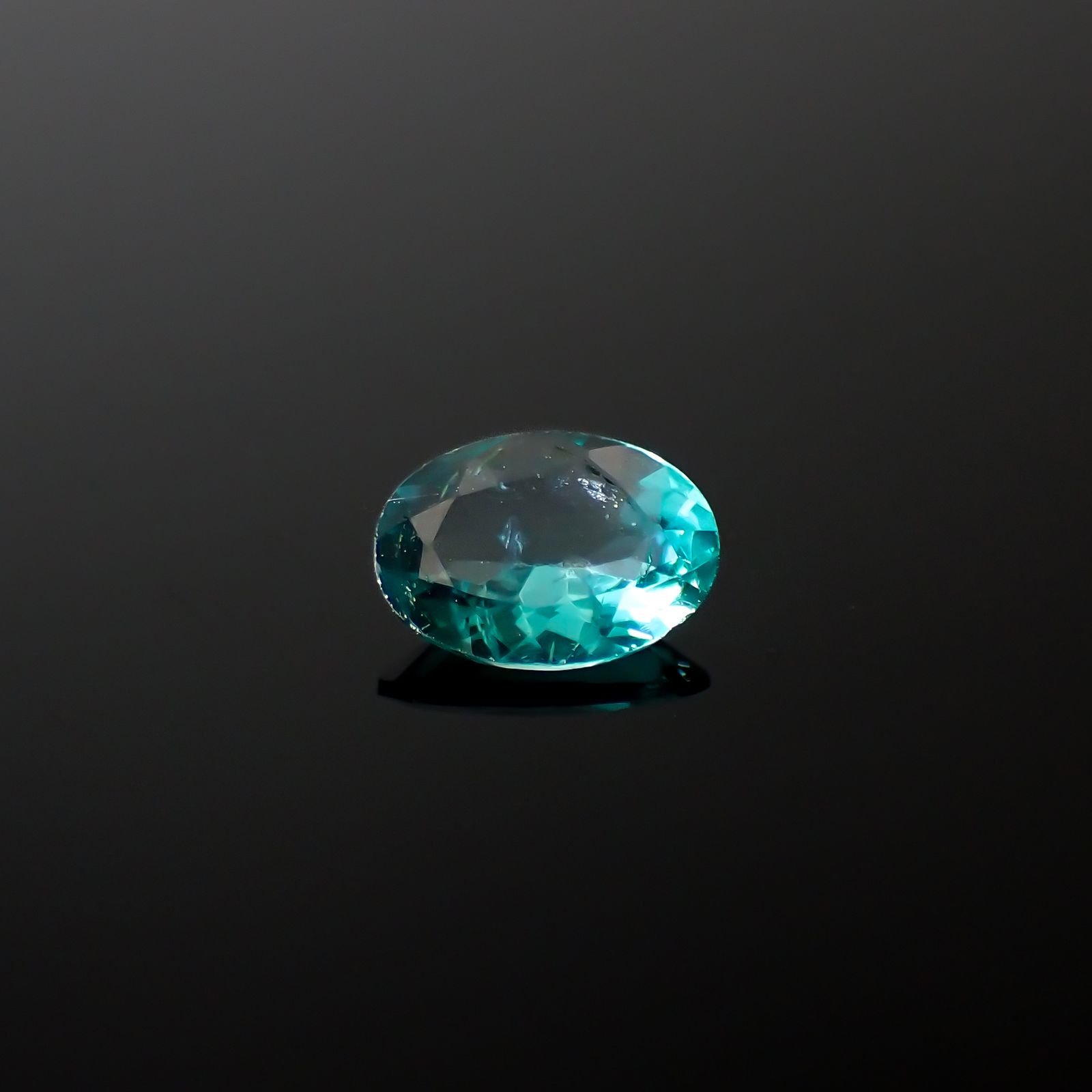 ノーブルモロキサイト マダガスカル産 0.53ct[240326541]6.7x4.8mm前後