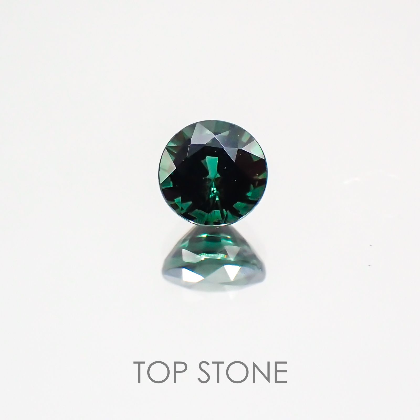 カラーチェンジガーネット(アレキタイプ) マダガスカル・ベキリー産 ルース 0.537ct[21029474]4.5×4.5mm前後