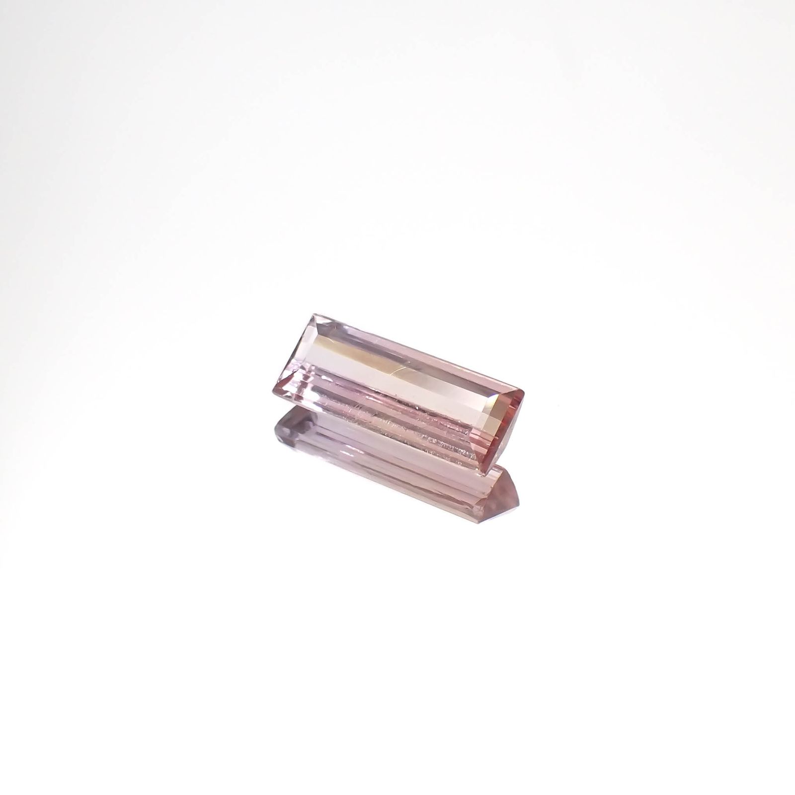 バイカラートパーズ ブラジル産 1.55ct[230521919]11.3x4.3mm前後