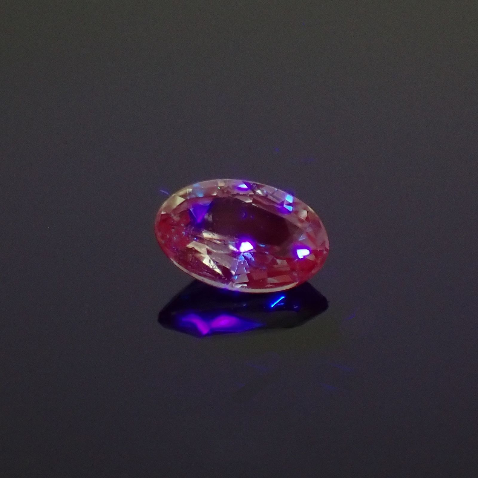 アレキサンドライト(宝石名アレキサンドライト) ブラジル産 0.11ct 識別済[210711868]3.6×2.4mm前後