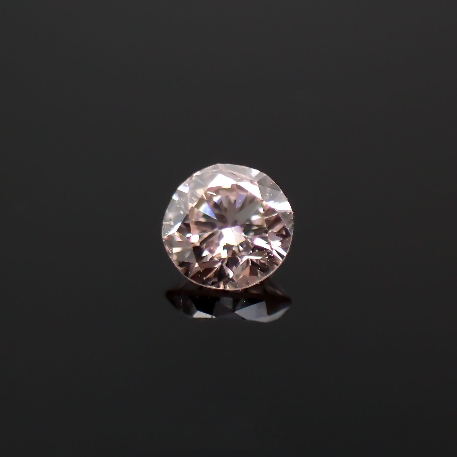 ピンクダイヤモンド(宝石名ダイアモンド I-1/LIGHT ORANGY PINK) 0.078ct ソ付(CGL)[230120127]2.66x2.72mm前後