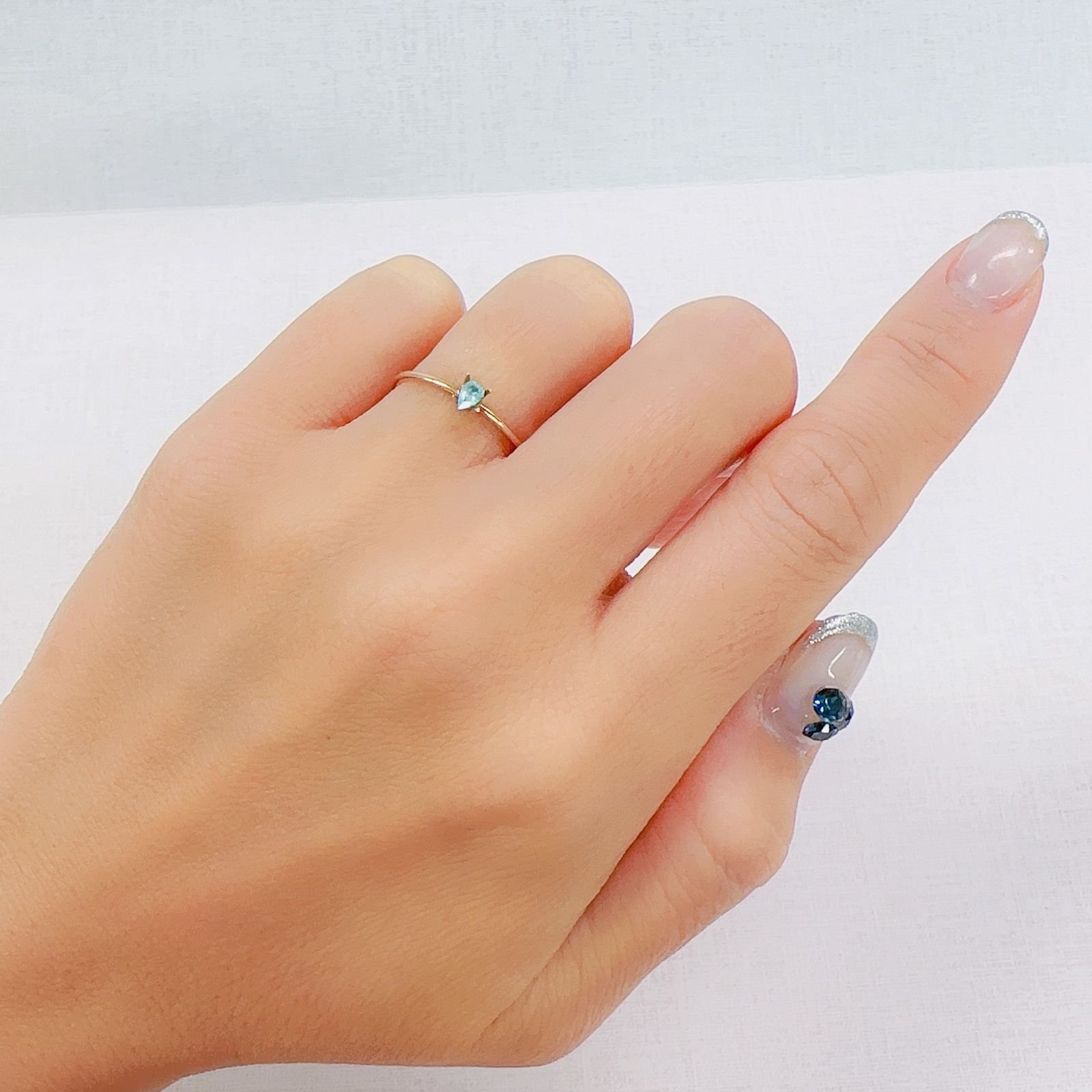 パライバトルマリン(宝石名トルマリン/別名パライバ・トルマリン)ブラジル・パライバ州バターリャ鉱山産 0.076ct 識別済[230622335]3.8x2.4mm前後