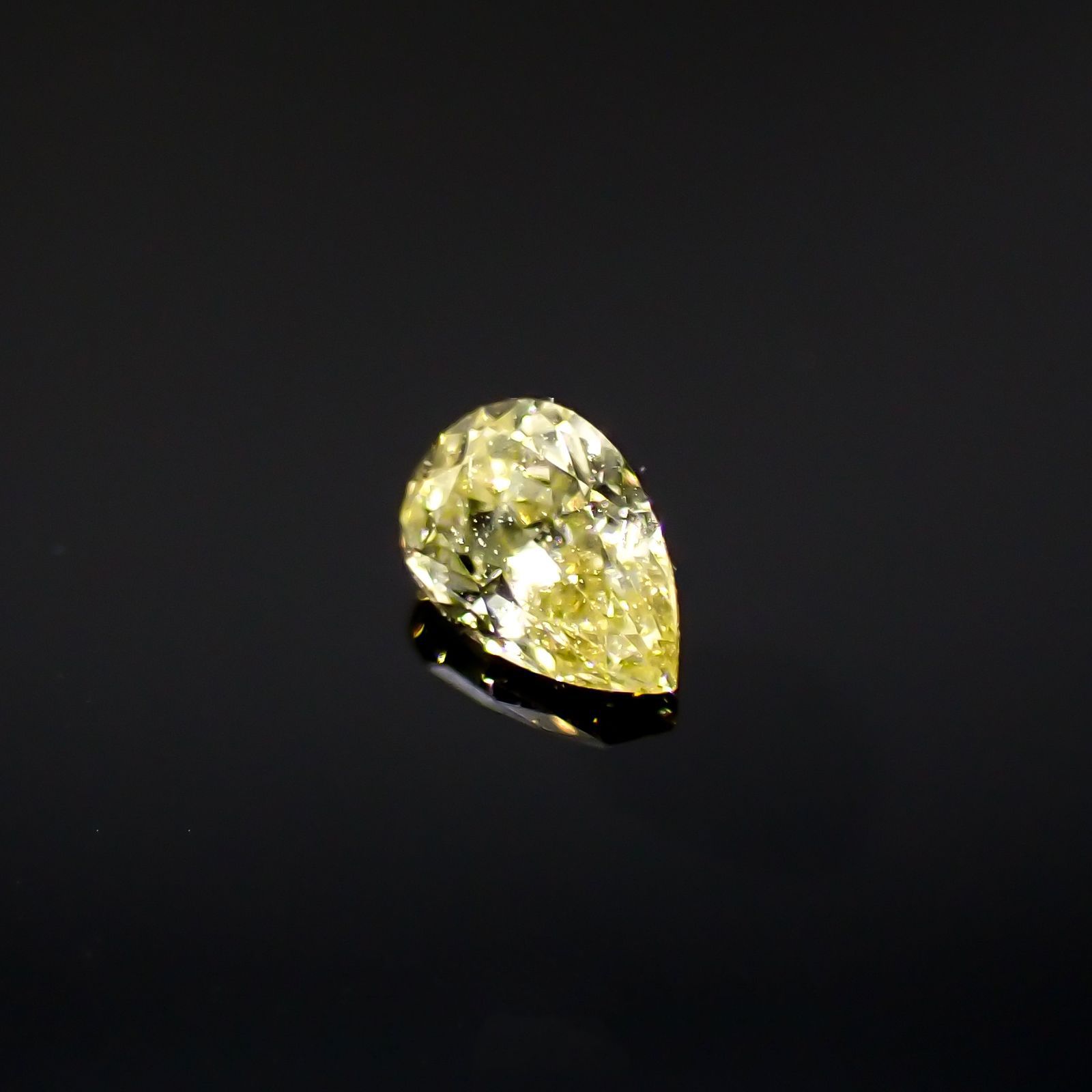 イエローダイヤモンド SI-VS(宝石名ダイアモンド) 0.041ct 識別済[220616393]2.7x1.8mm前後