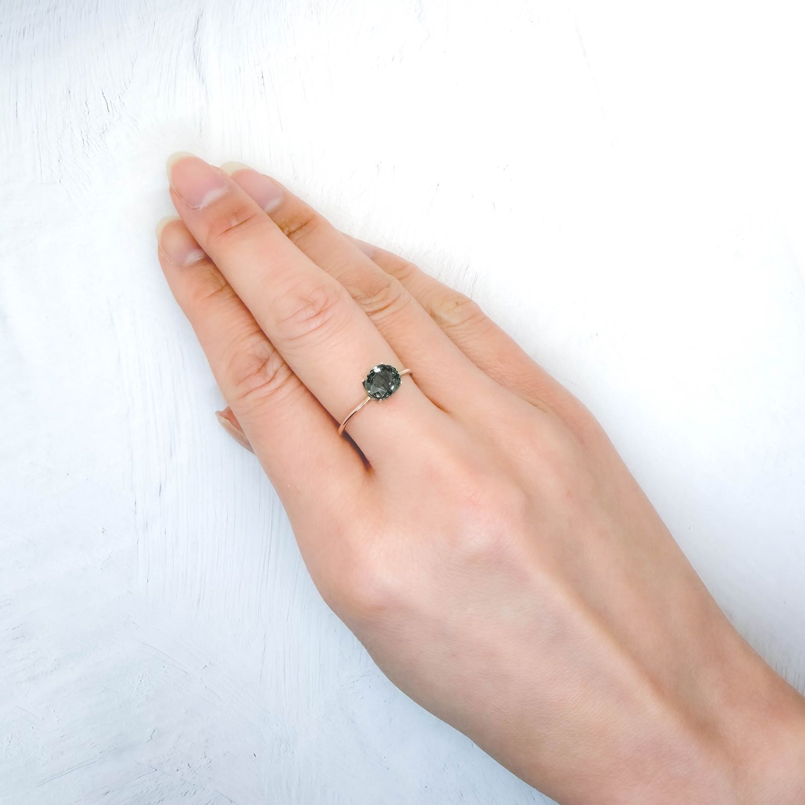 サファイア(宝石名サファイア) マダガスカル/スリランカ産 ソ付(彩珠) 1.518ct / 7x6mm前後 [260112481]