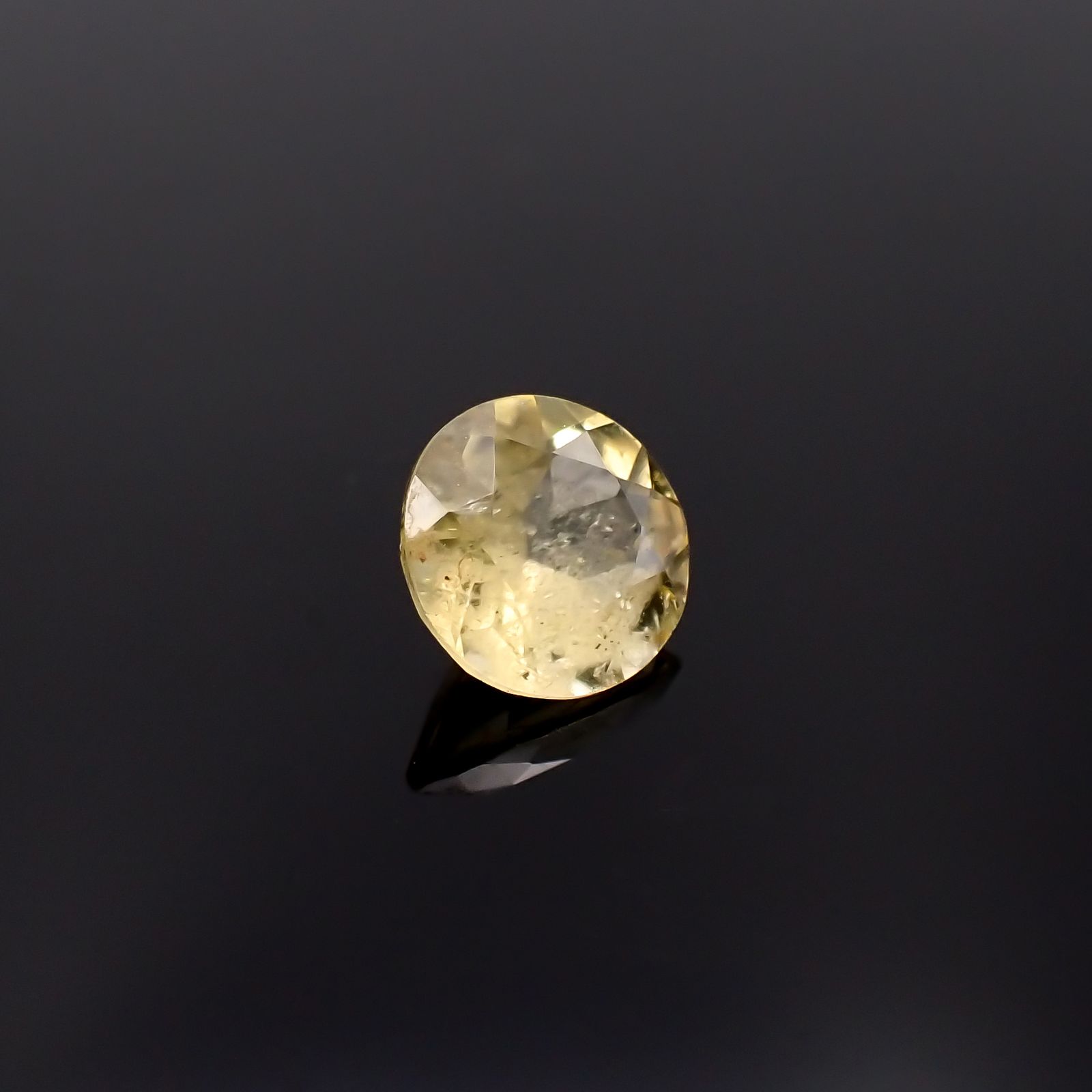 コンドロダイト(宝石名コンドロダイト)タンザニア産 0.751ct ソ付(彩珠)[231225224]5.9x5.9mm前後