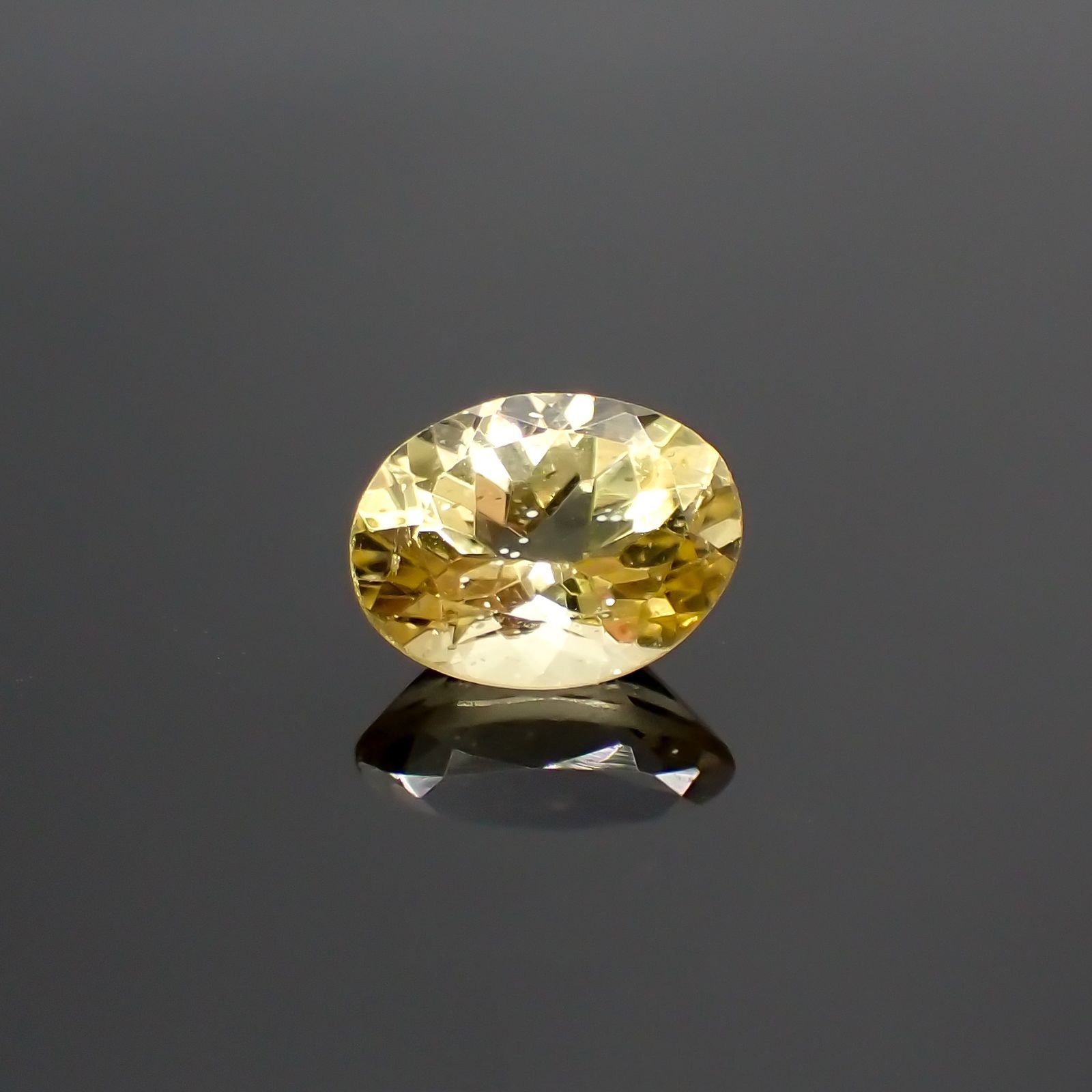 レモンイエローアパタイト(宝石名アパタイト) メキシコ産 1.25ct 識別済[210913227]7.8×6mm前後