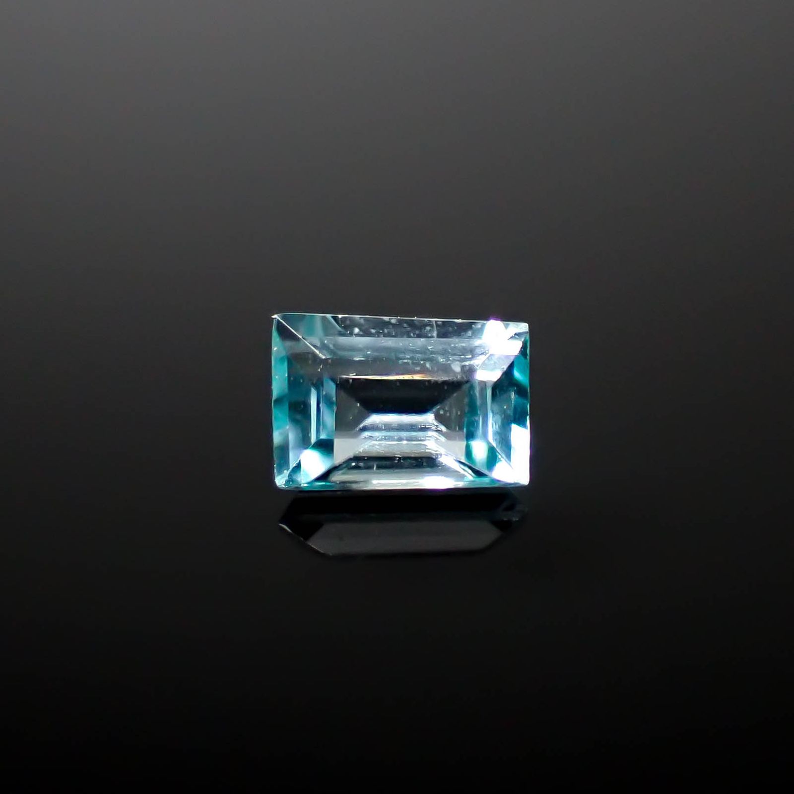 グランディディエライト(宝石名グランディディエライト)マダガスカル産 0.22ct 識別済[240928850]4.4x2.9mm前後