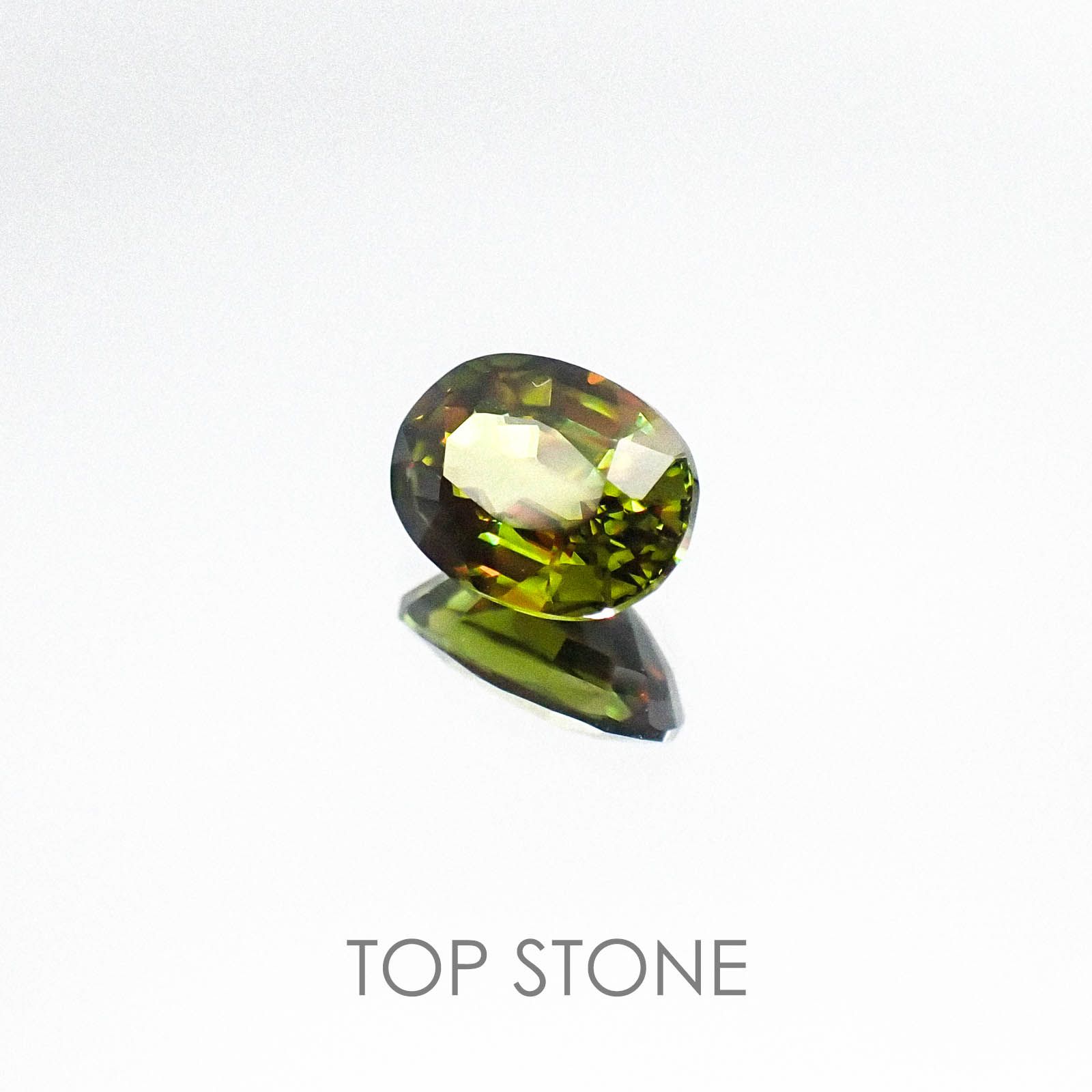 スフェーン パキスタン産 ルース 0.79ct[20084495]6.7×4.9mm前後