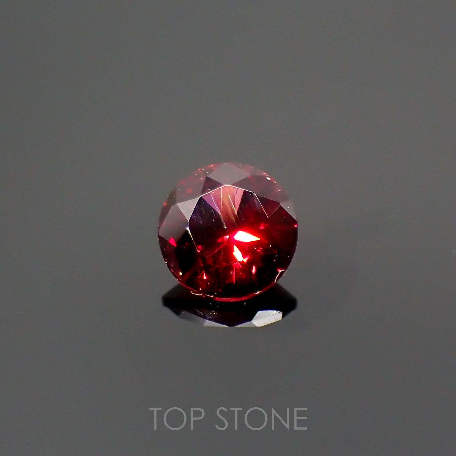 レッドスピネル(宝石名レッド・スピネル) ビルマ産 0.19ct 識別済[210812854]3.5×3.5mm前後