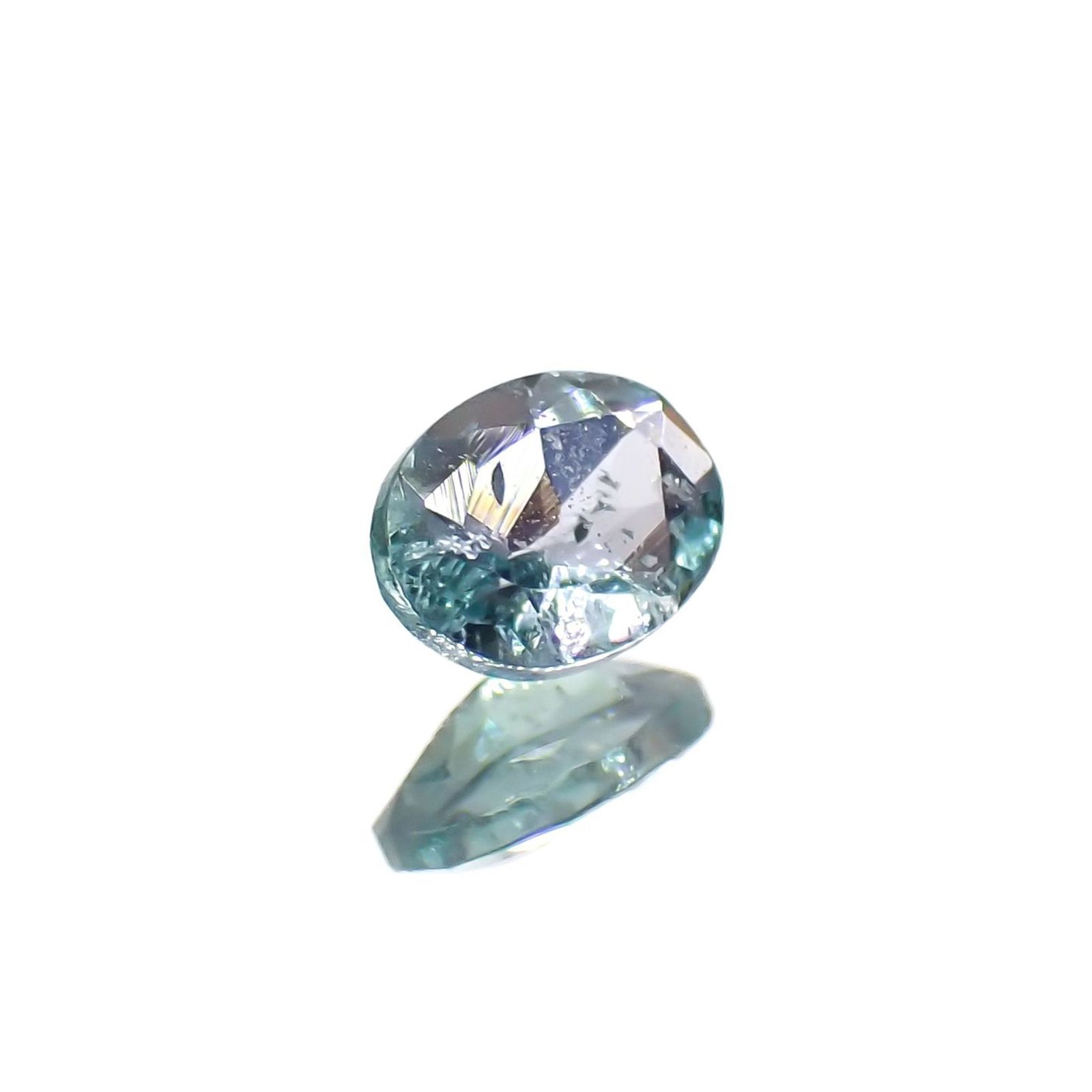 ブルーグリーンコーネルピン(宝石名コーネルピン)タンザニア産 識別済 0.12ct / 3.3x2.5mm前後 [251019245]