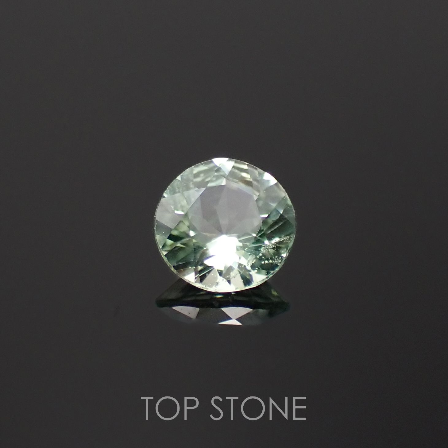 バナジウムコーネルピン(宝石名コーネルピン)タンザニア・タンガ州産 0.35ct 識別済[230320928]4.5x4.5mm前後