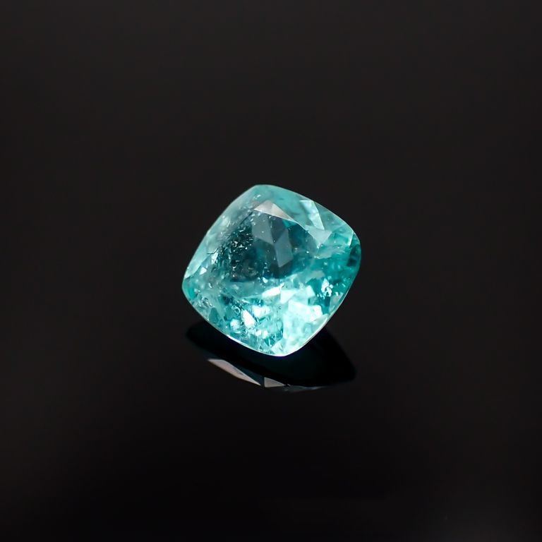 パライバトルマリン(宝石名トルマリン/別名パライバ・トルマリン)ブラジル・キントス鉱山産 0.551ct ソ付(宝貴協)[221018740]5.2x5.2mm前後