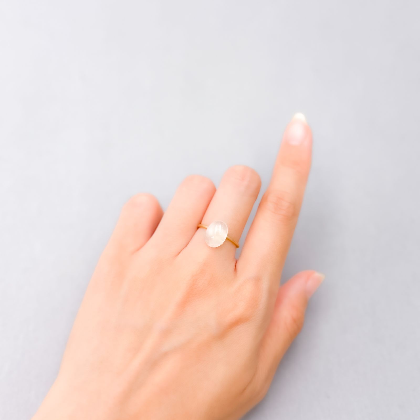 北海道石(北海道オパール)※裏面蛍光  北海道河東郡鹿追町然別産 2.29ct [250630532]10.8x8.1mm前後