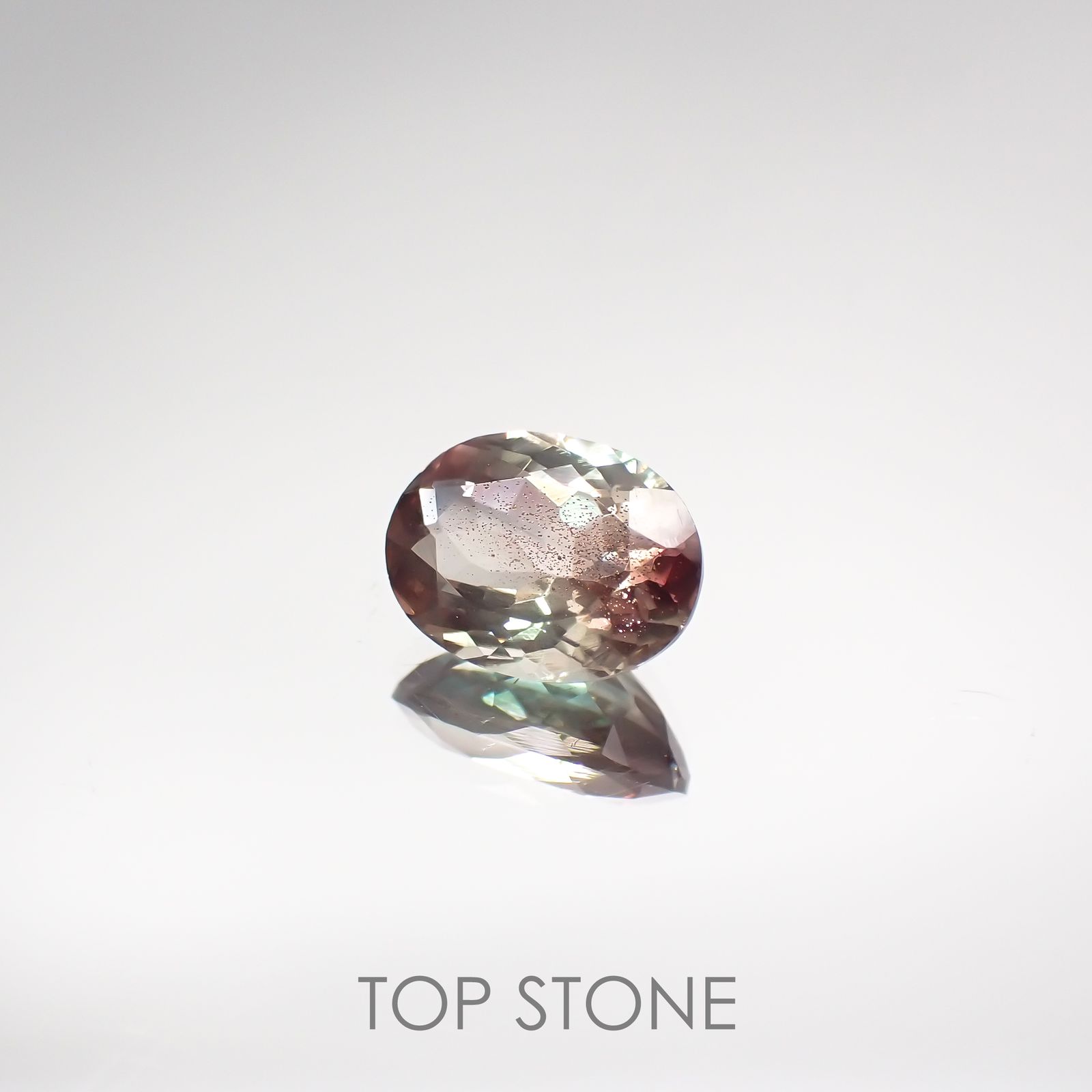 バイカラーオレゴンサンストーン アメリカ産 ルース 1.07ct[210711947]7.8×6mm前後