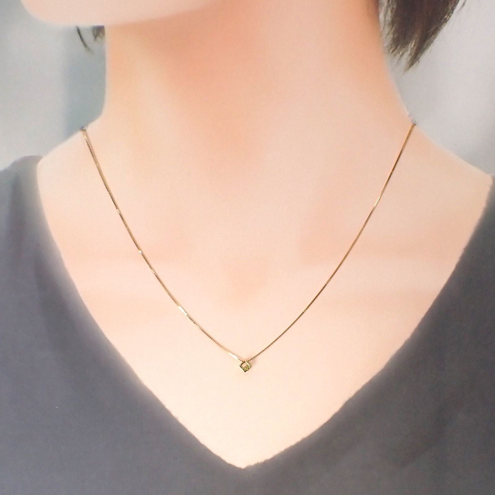 ◇K18 Reinette（レネット）◇ペリドット | キューブボックスデザイン [チャーム/ペンダントトップ※チェーン別売り]