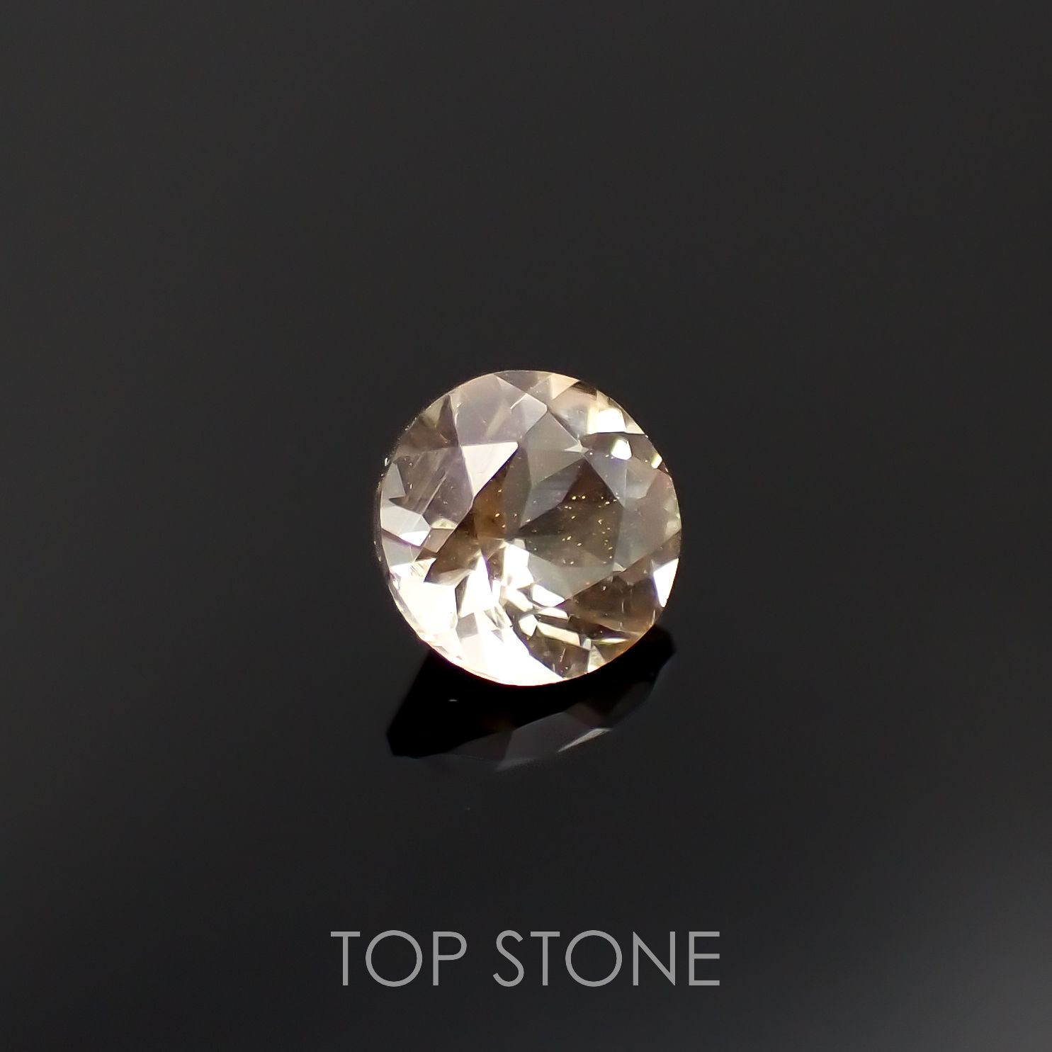 バイカラーオレゴンサンストーン アメリカ・オレゴン州産 0.78ct[230220680]6.1x6mm前後