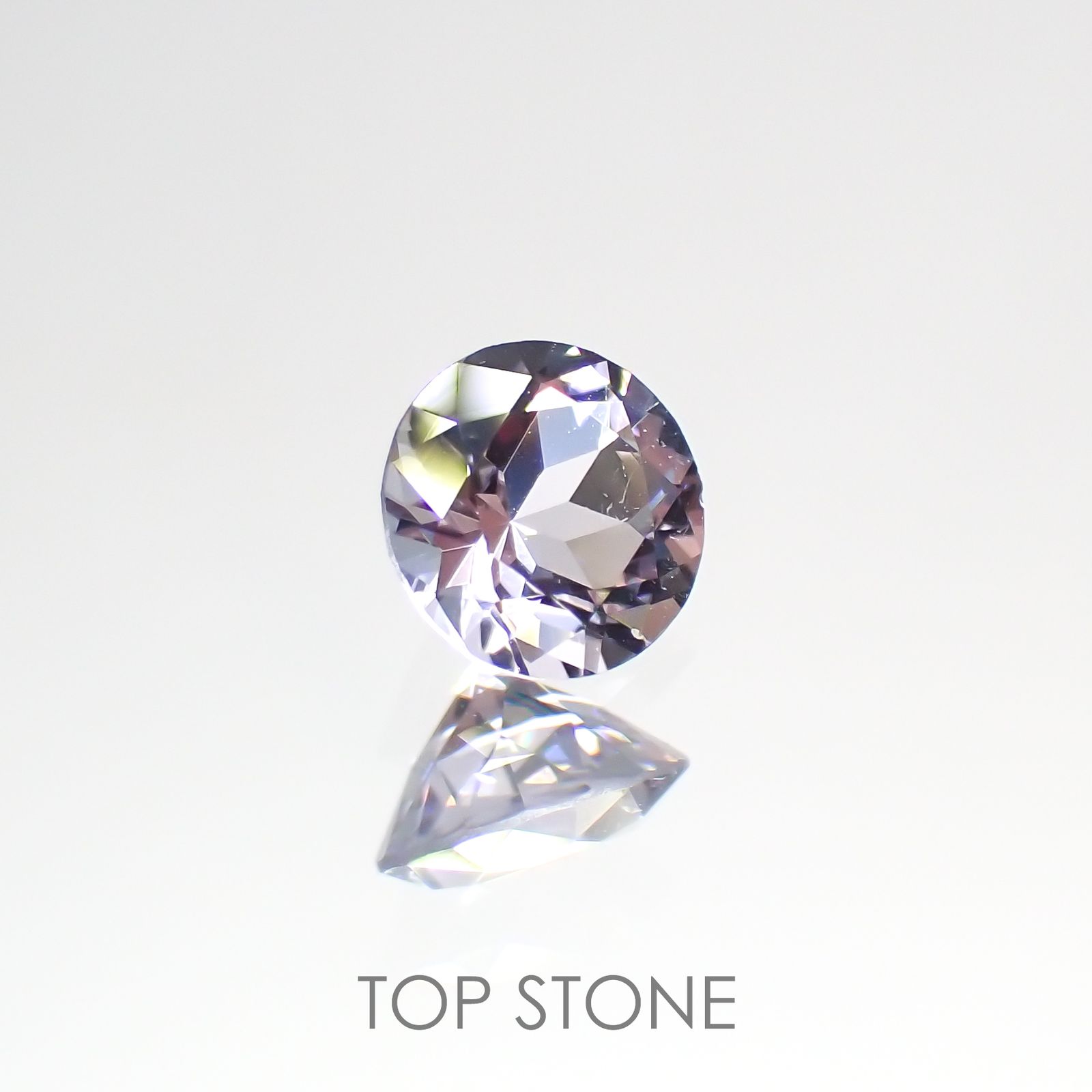 マリアライトフルオレッセンス(宝石名パープル・スキャポライト) スリランカ産 0.18ct 識別済[21049564]4×4mm前後