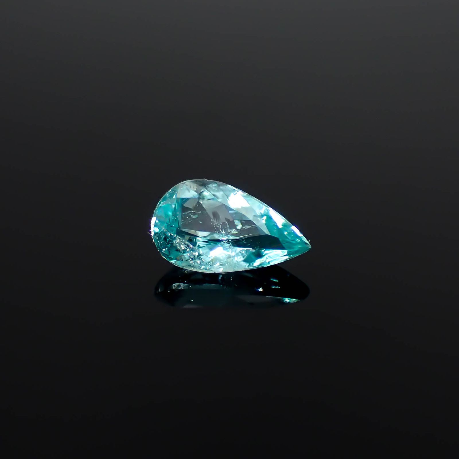 パライバトルマリン ブラジル・パライバ州バターリャ鉱山産 0.41ct [250931070]6.7x4mm前後