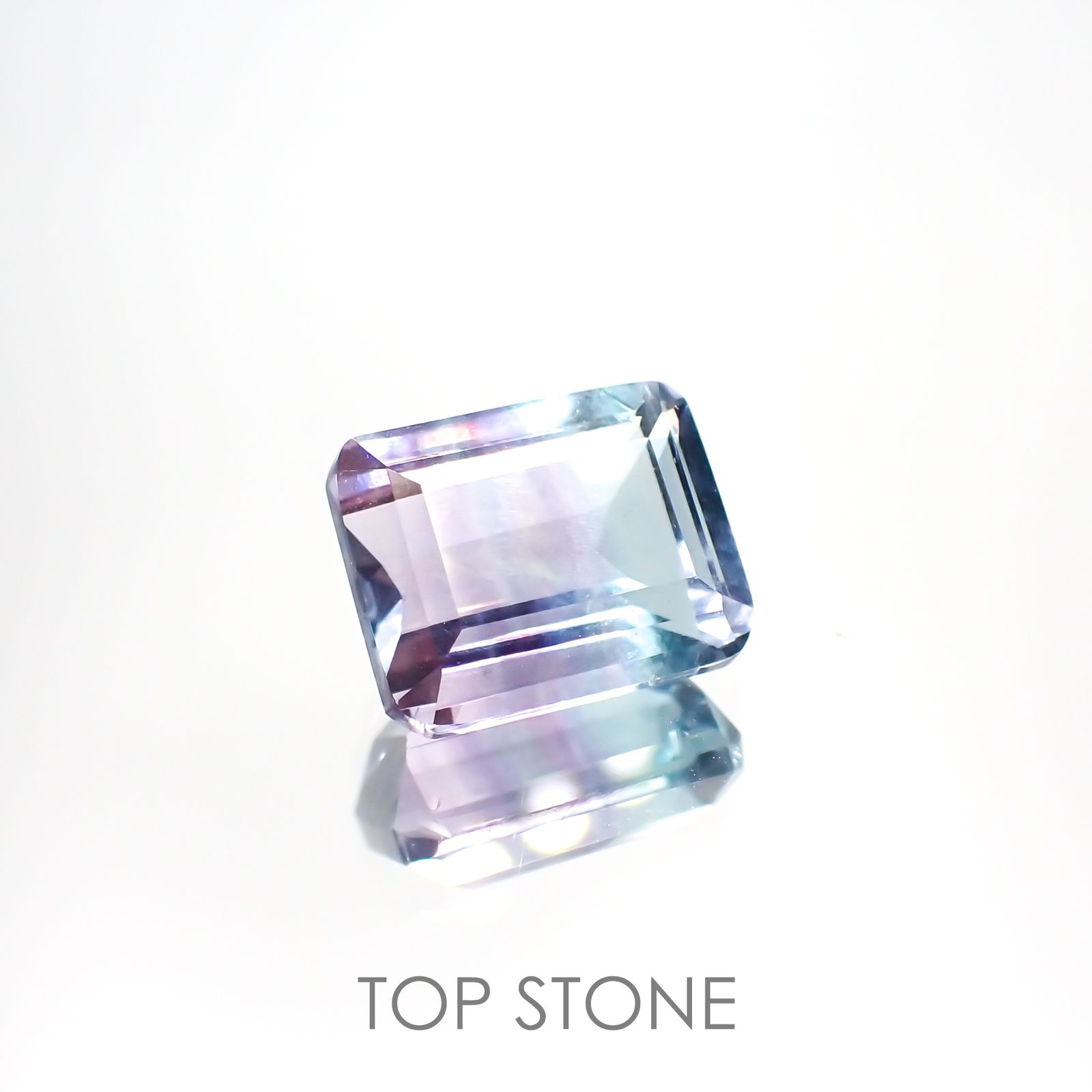 バイカラーフローライト ブラジル産 ルース 4.46ct[210913216]10.1×8mm前後