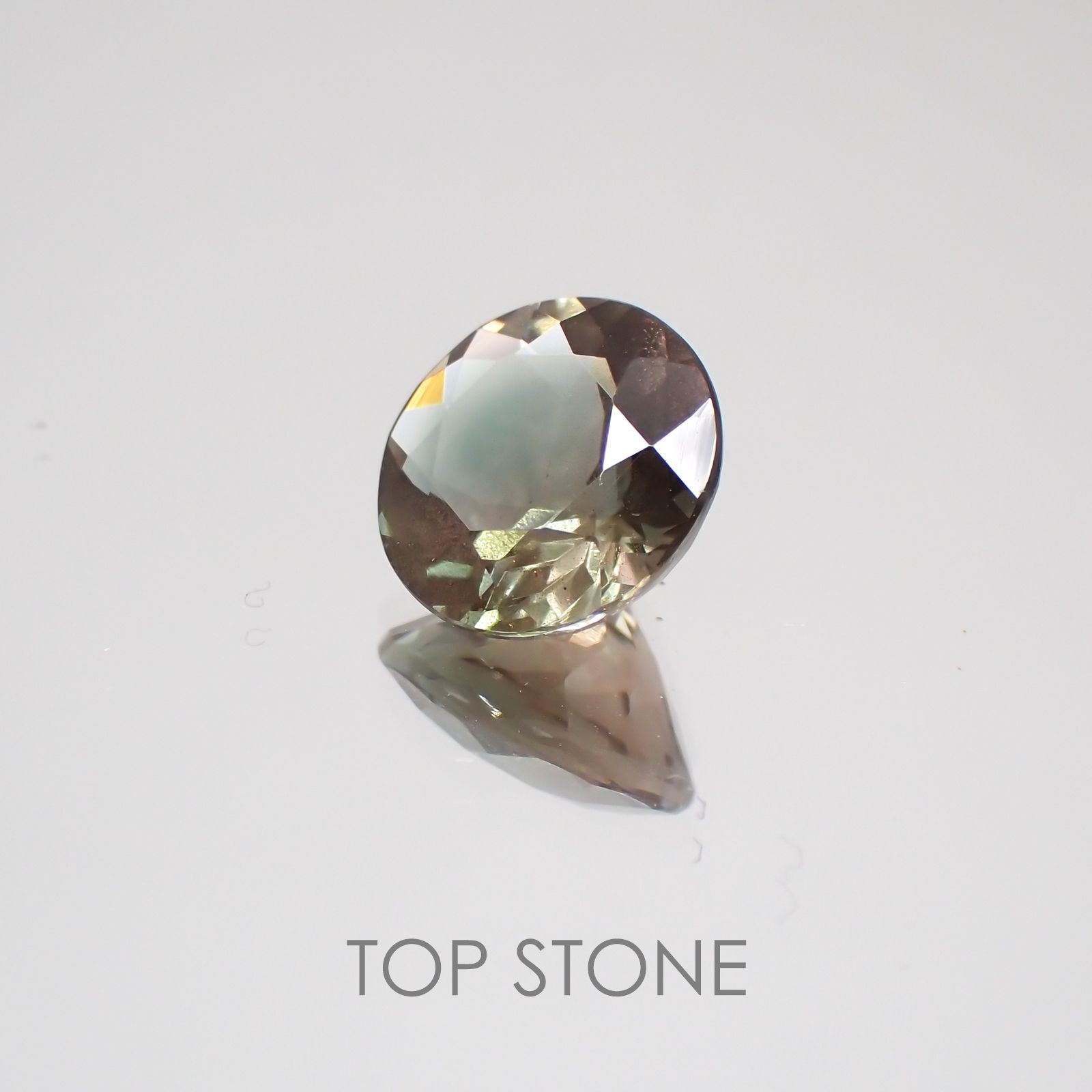 バイカラーオレゴンサンストーン アメリカ産 ルース 1.61ct[210310353]8.1×8mm前後