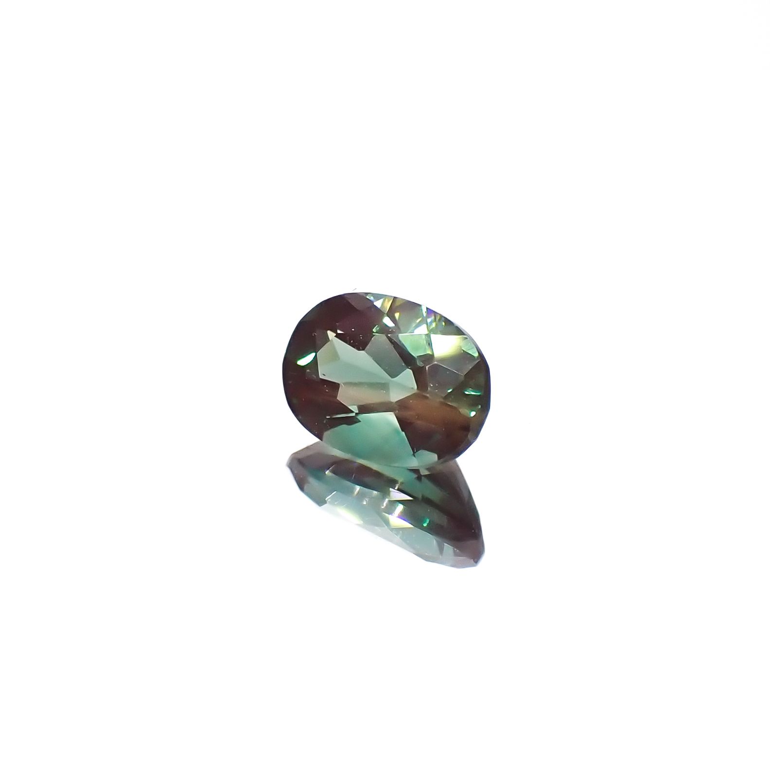 カラーチェンジアンデシン モンゴル産 0.75ct[240226326]7x4.9mm前後