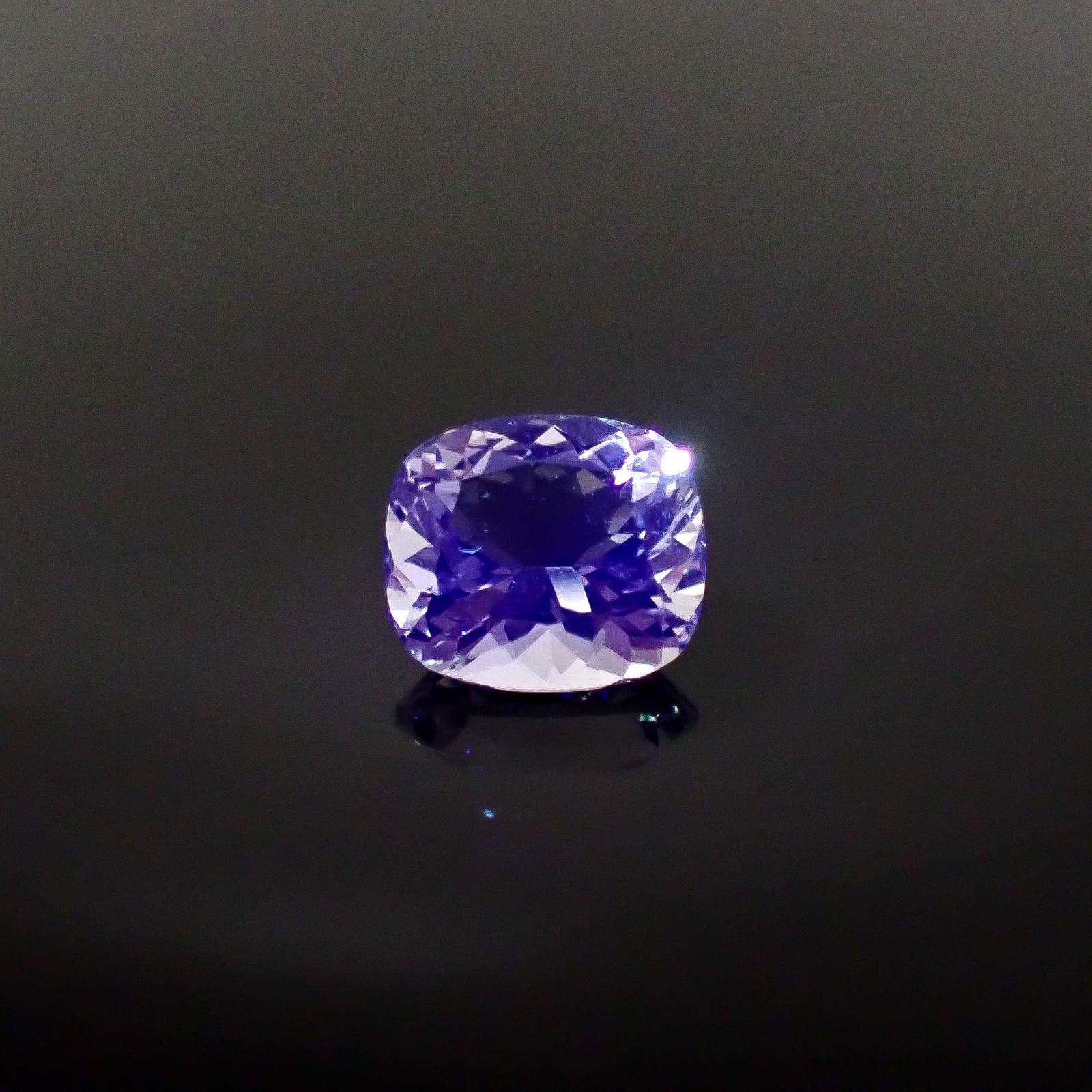 オーソクレース(宝石名ホワイト・オーソクレース)パキスタン産 2.99ct 識別済[250627996]10x8.7mm前後